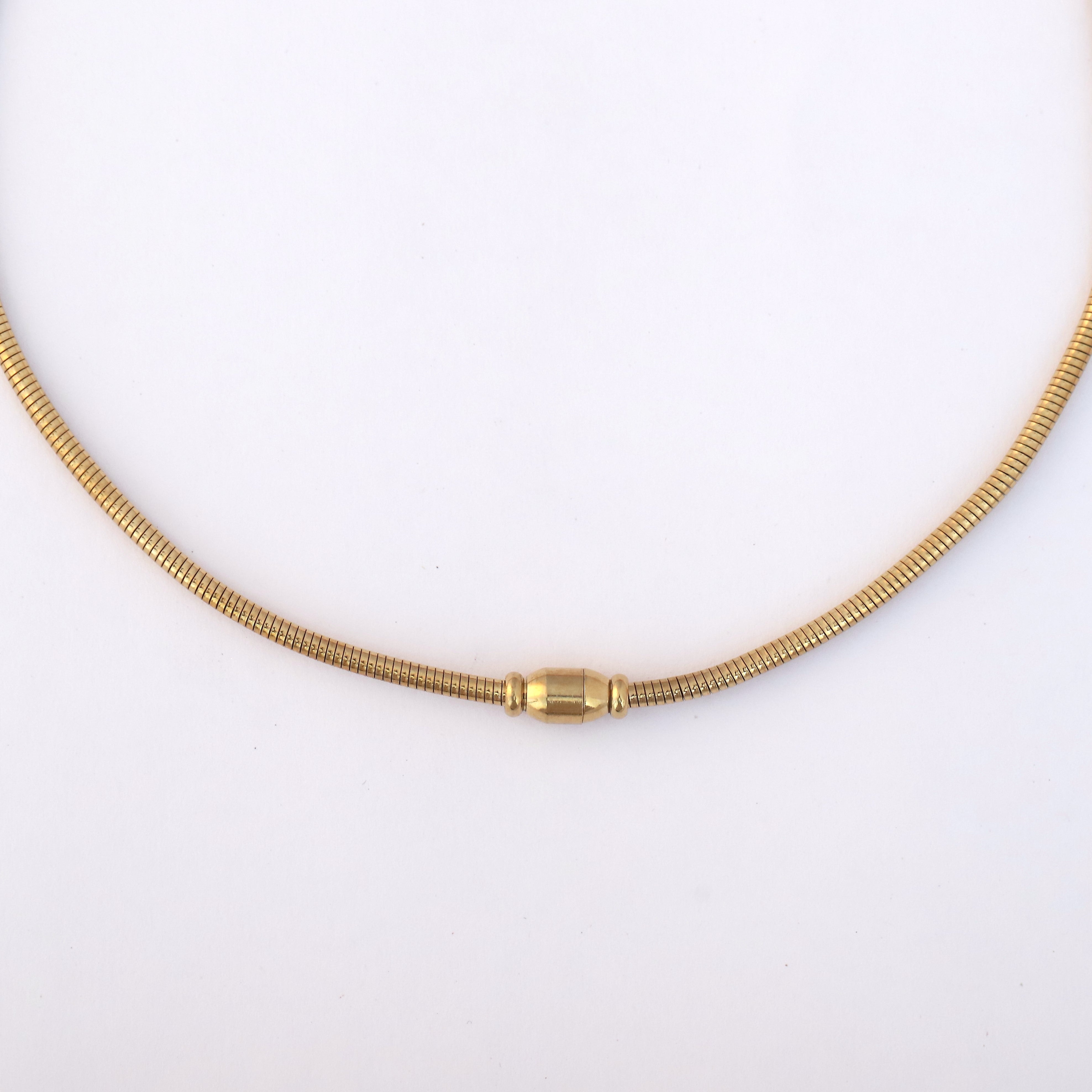 Flower Charm Round Necklace Gold Plated – Single Layer, Anti-Tarnish, Waterproof, Minimalist Style (GOLD)