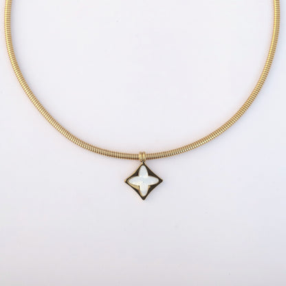 Flower Charm Round Necklace Gold Plated – Single Layer, Anti-Tarnish, Waterproof, Minimalist Style (GOLD)