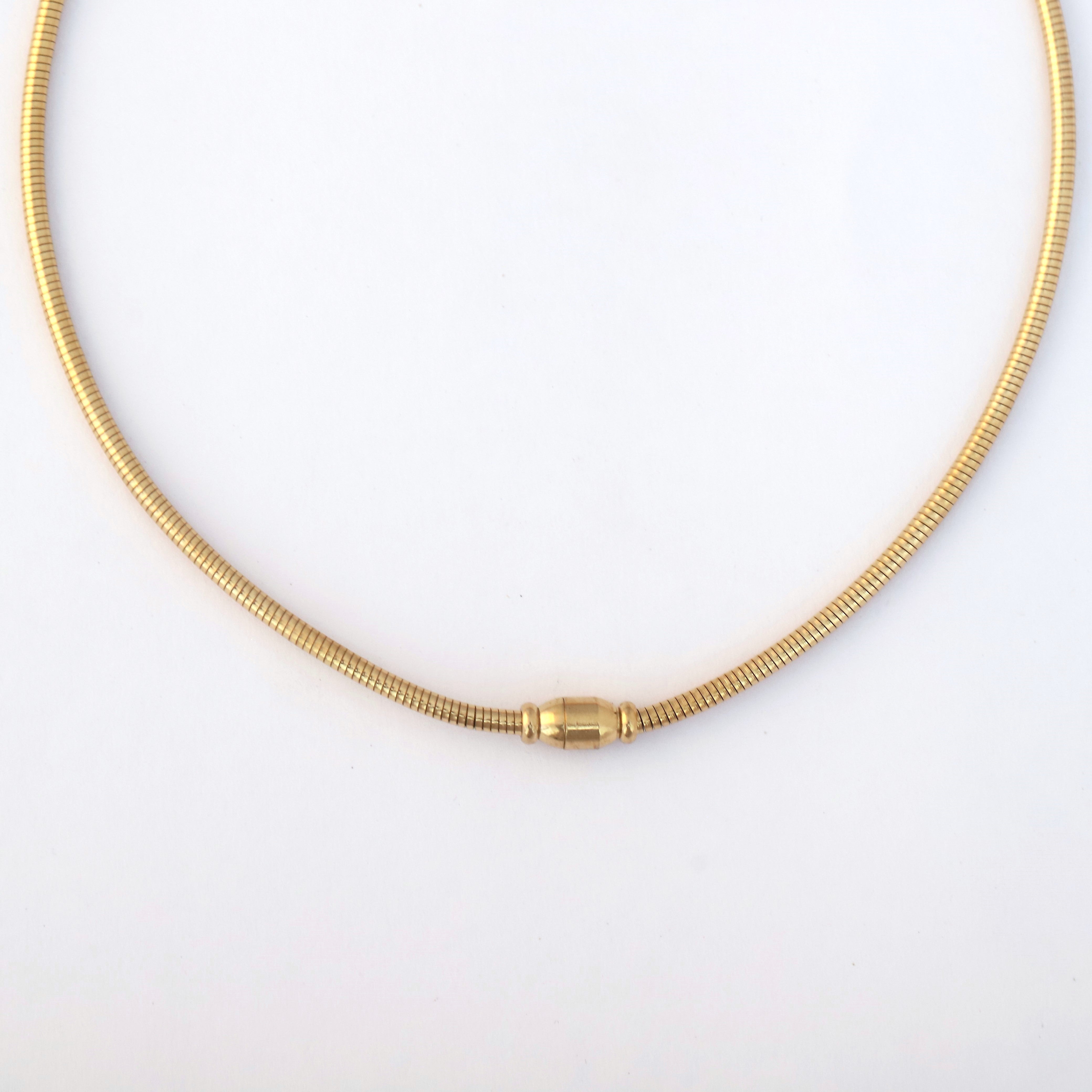 Flower Charm Round Necklace Gold Plated – Single Layer, Anti-Tarnish, Waterproof, Minimalist Style (GOLD)
