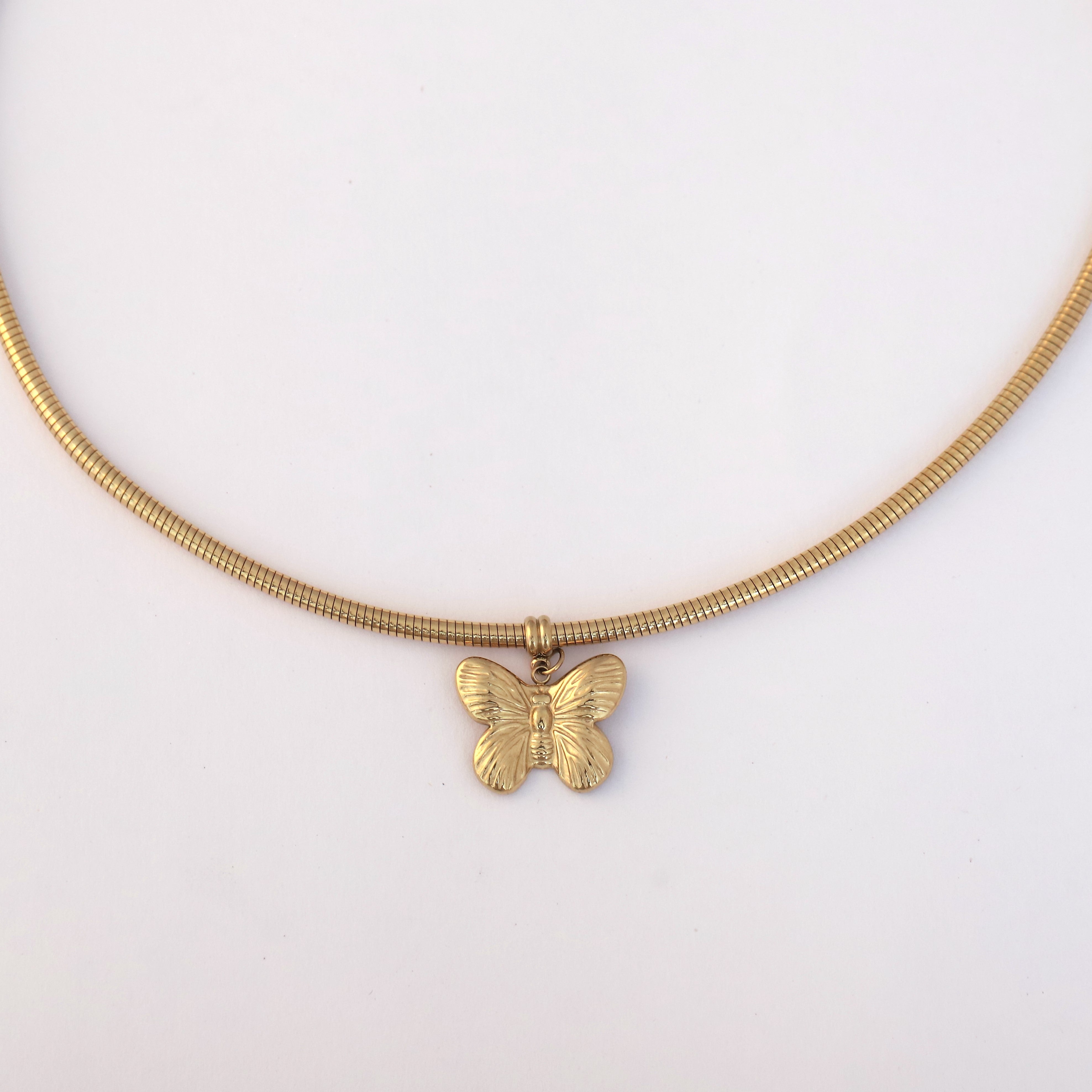 Butterfly Charm Round Necklace Gold Plated – Single Layer, Anti-Tarnish, Waterproof, Minimalist Style (GOLD)