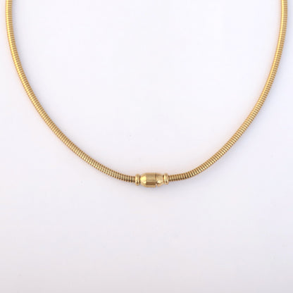 Butterfly Charm Round Necklace Gold Plated – Single Layer, Anti-Tarnish, Waterproof, Minimalist Style (GOLD)