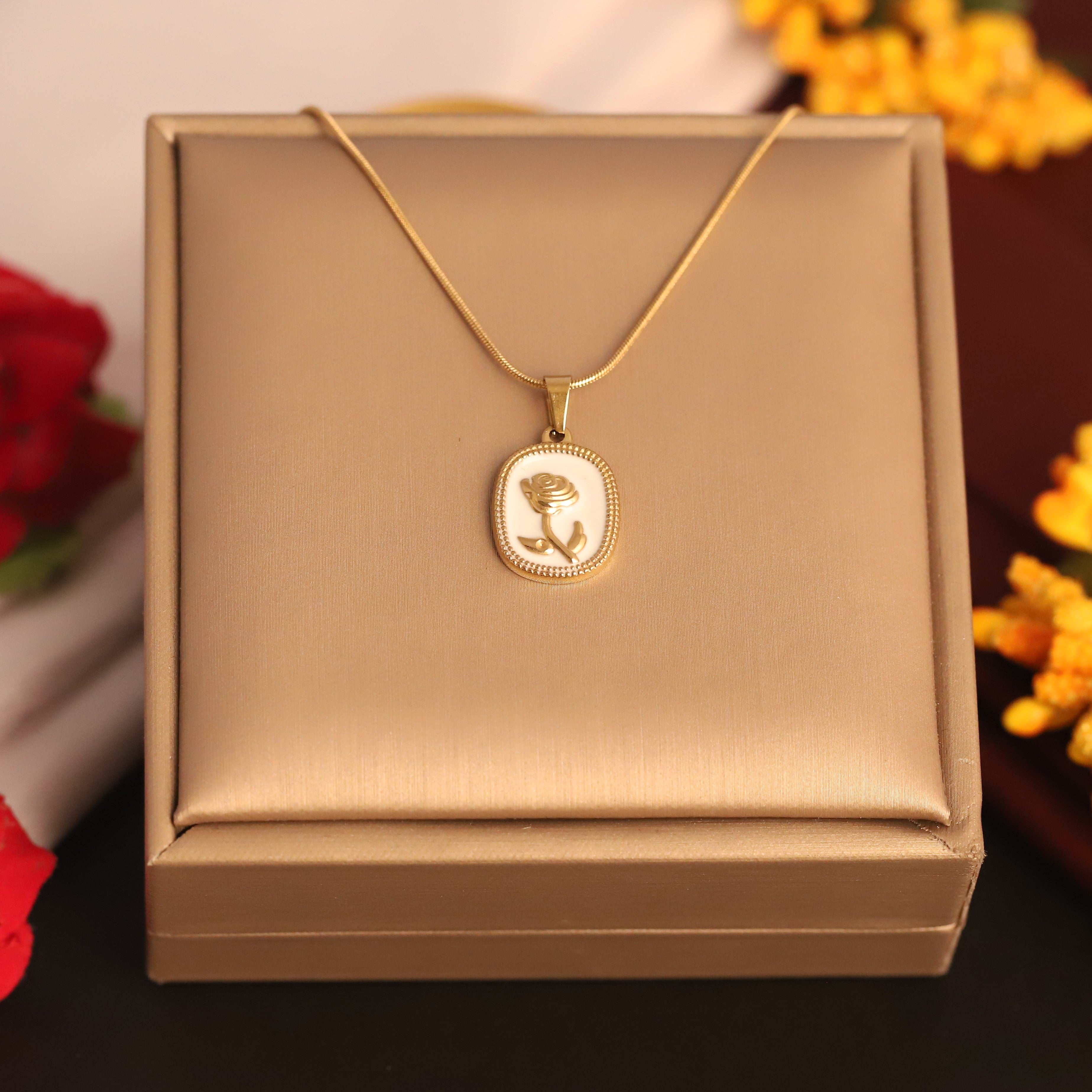 Rose Charm Chain Gold Plated – Single Layer, Anti-Tarnish, Waterproof, Minimalist Style (GOLD)