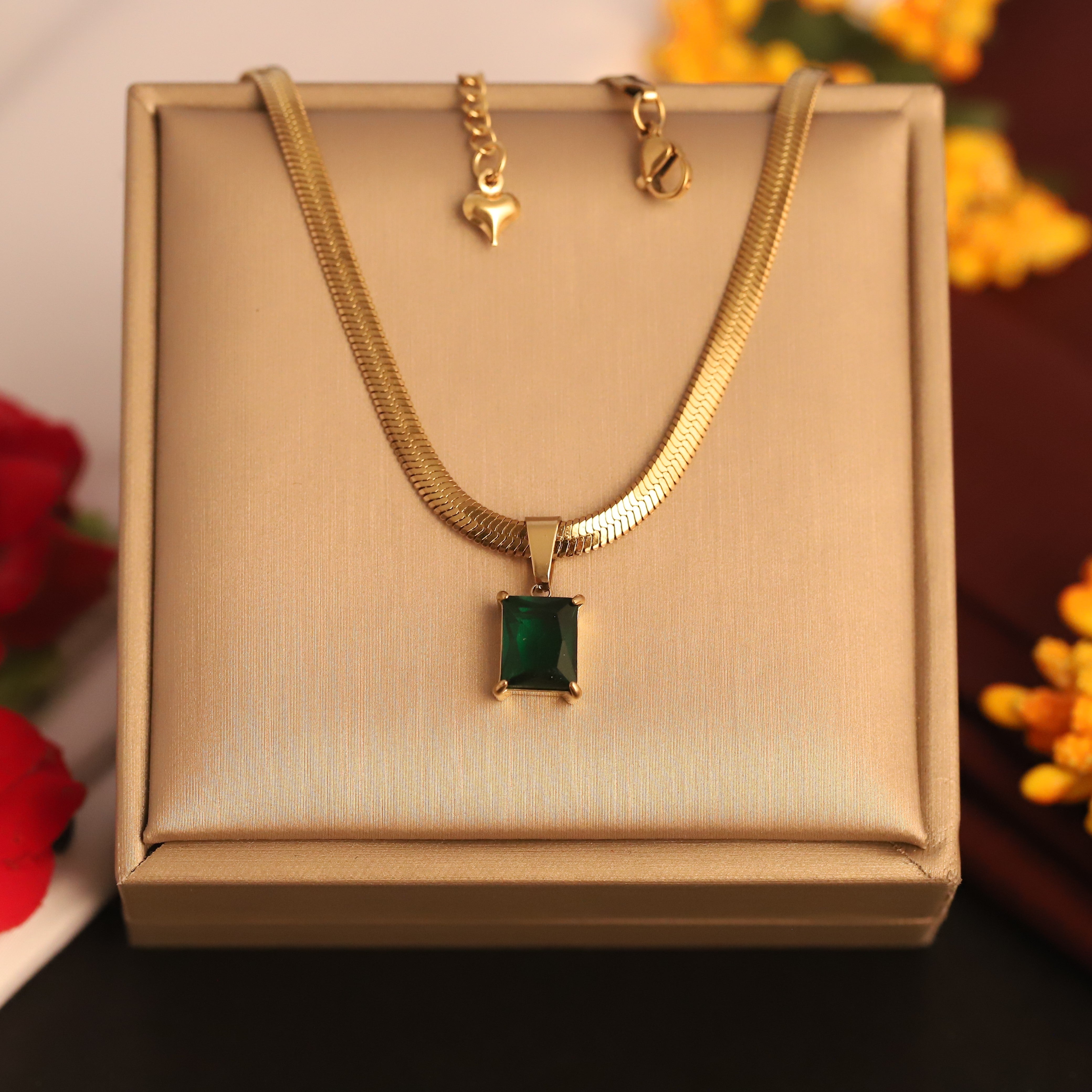 Snake Chain with Green Stone Charm Gold Plated – Single Layer, Anti-Tarnish, Waterproof, Minimalist Style (GOLD)