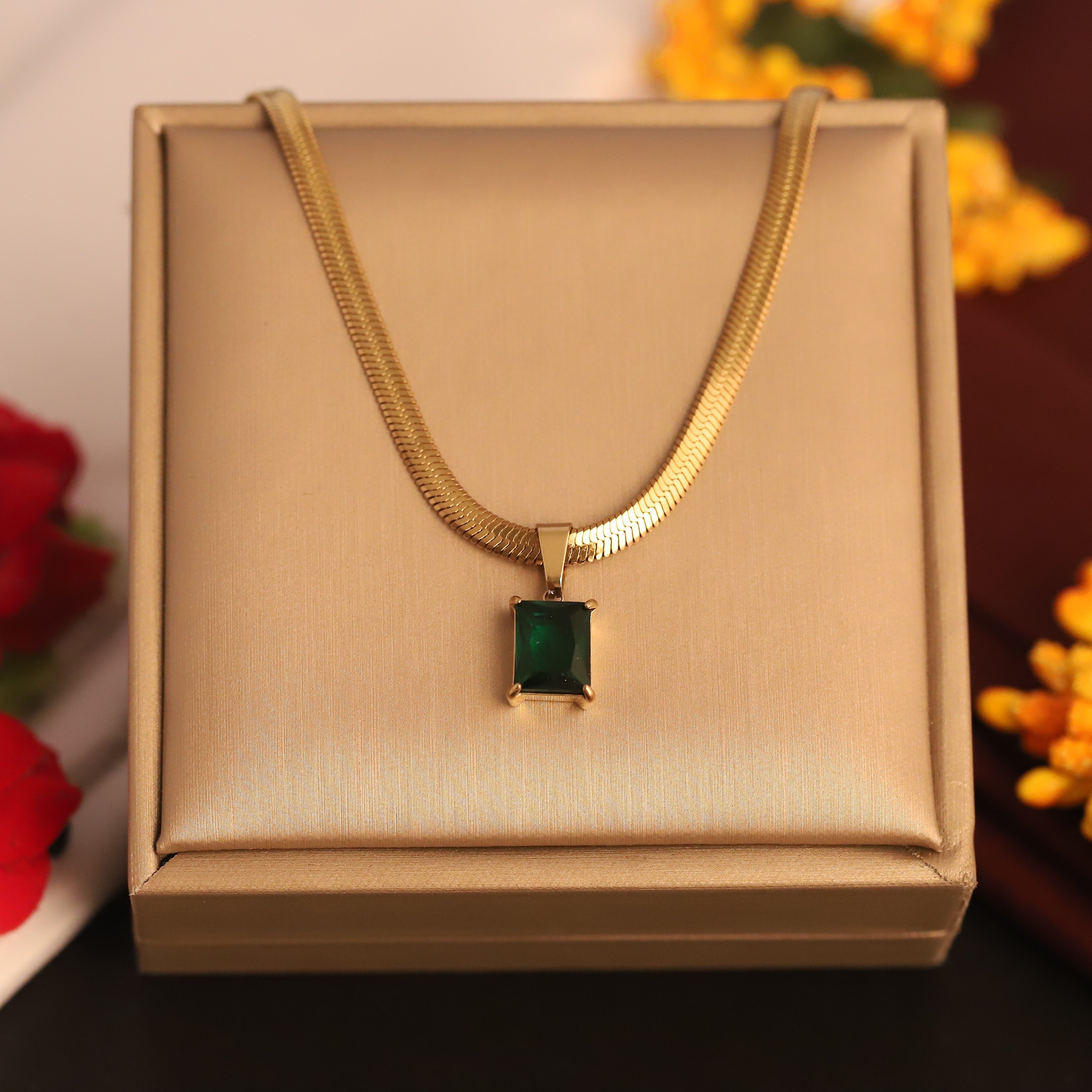 Snake Chain with Green Stone Charm Gold Plated – Single Layer, Anti-Tarnish, Waterproof, Minimalist Style (GOLD)