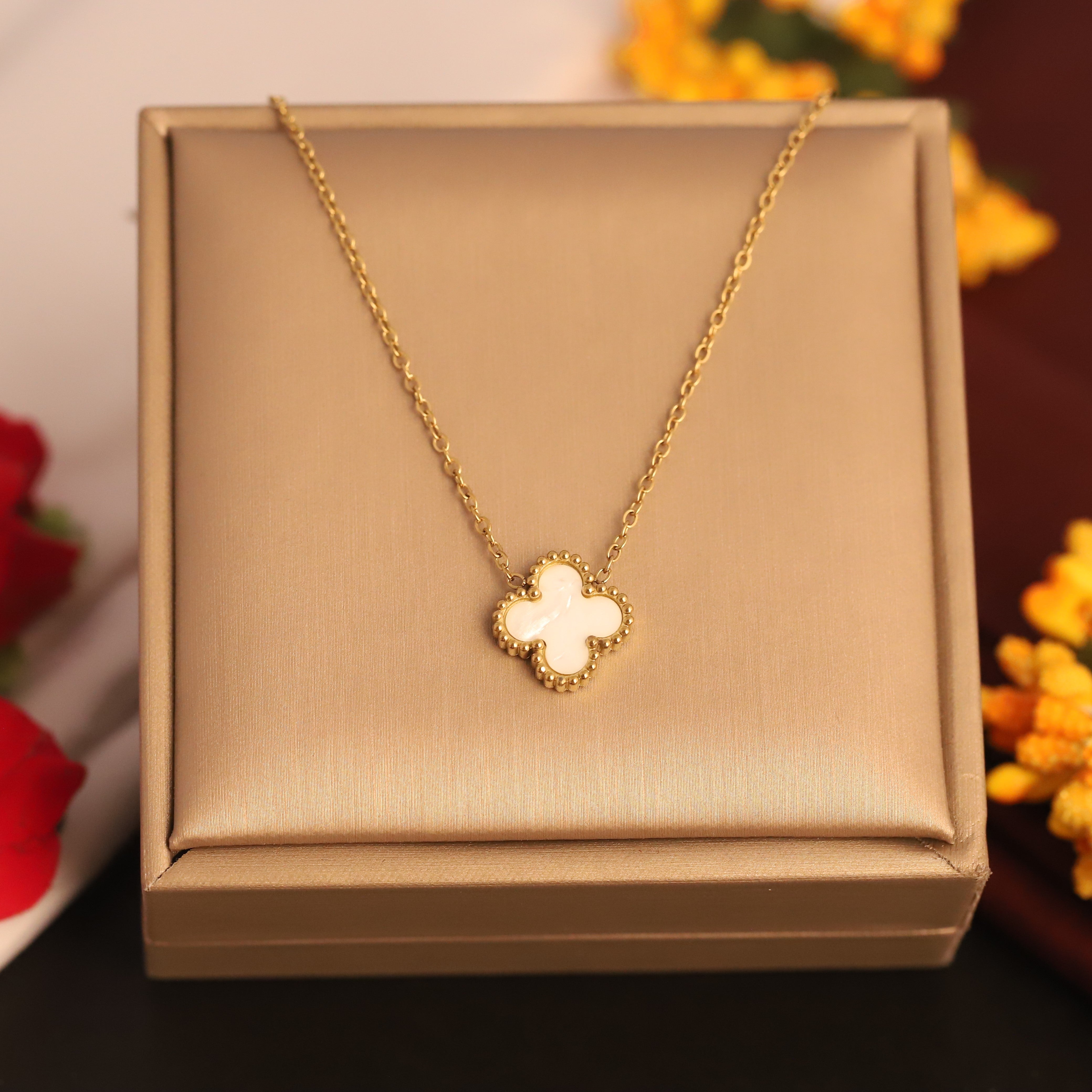 Flower Charm White Chain Gold Plated – Single Layer, Anti-Tarnish, Waterproof, Minimalist Style (GOLD)