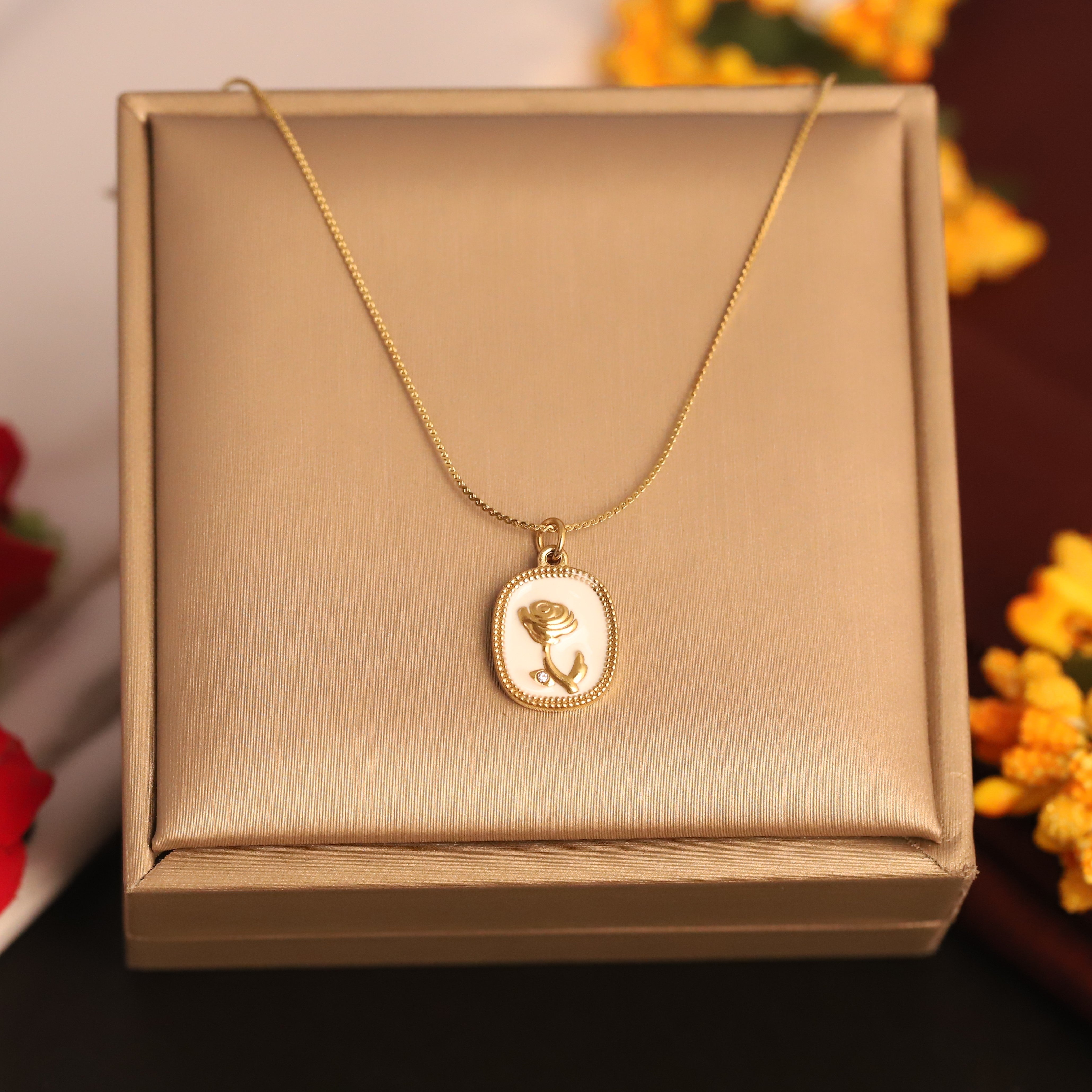 Rose Charm Chain Gold Plated – Single Layer, Anti-Tarnish, Waterproof, Minimalist Style (GOLD)