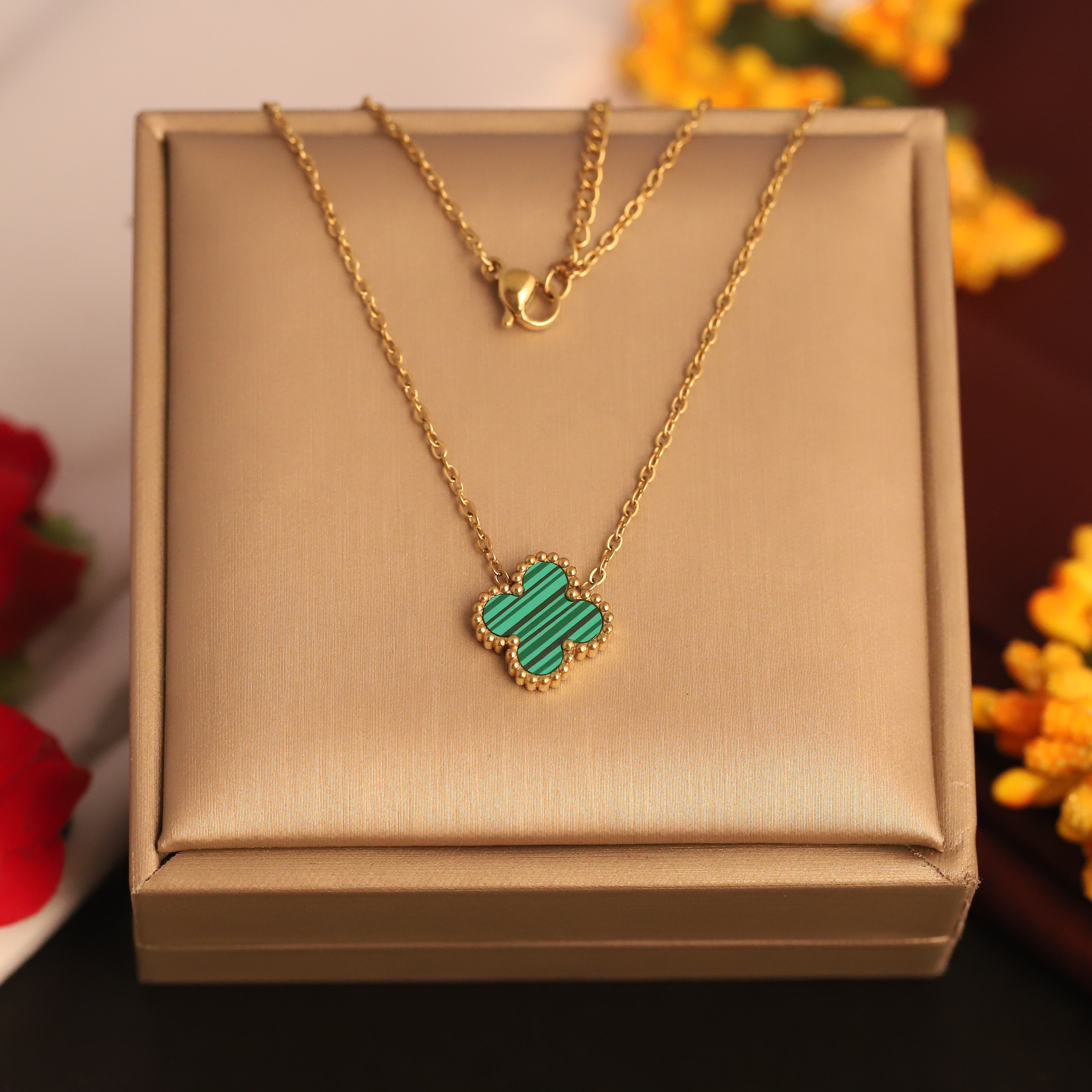 Flower Charm Green Chain Gold Plated – Single Layer, Anti-Tarnish, Waterproof, Minimalist Style (GOLD)