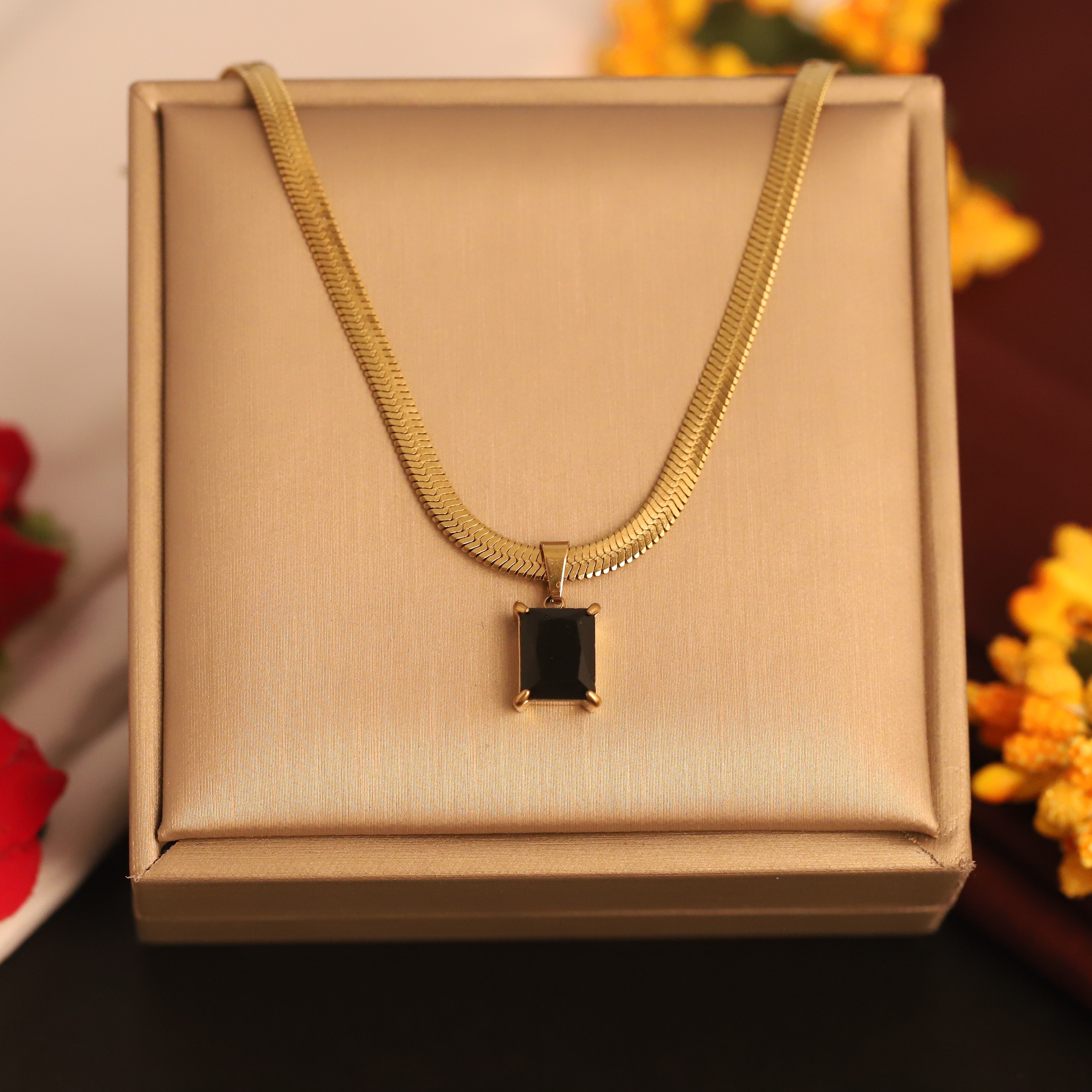 Snake Chain with Black Stone Charm Gold Plated – Single Layer, Anti-Tarnish, Waterproof, Minimalist Style (GOLD)