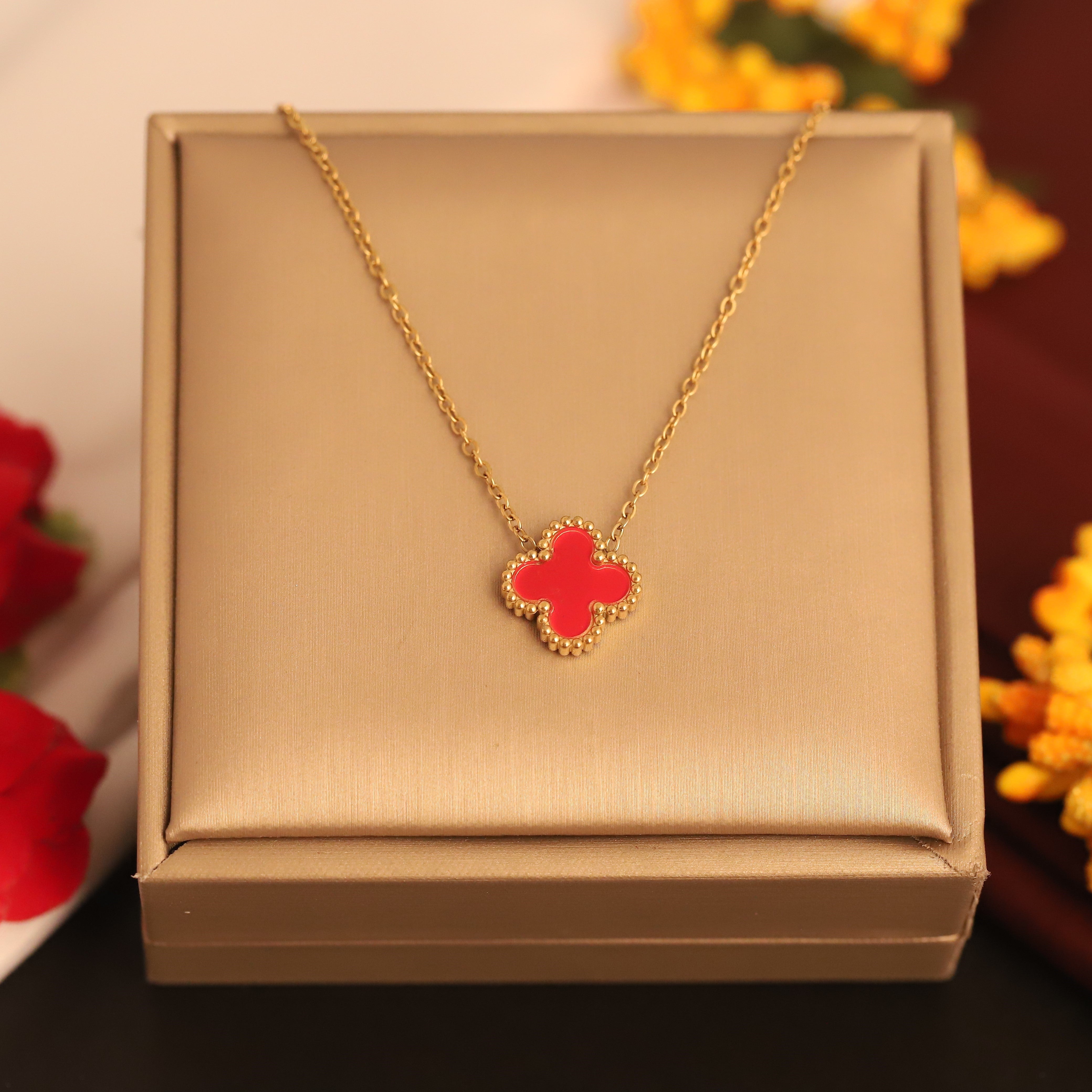 Flower Charm Red Chain Gold Plated – Single Layer, Anti-Tarnish, Waterproof, Minimalist Style (GOLD)