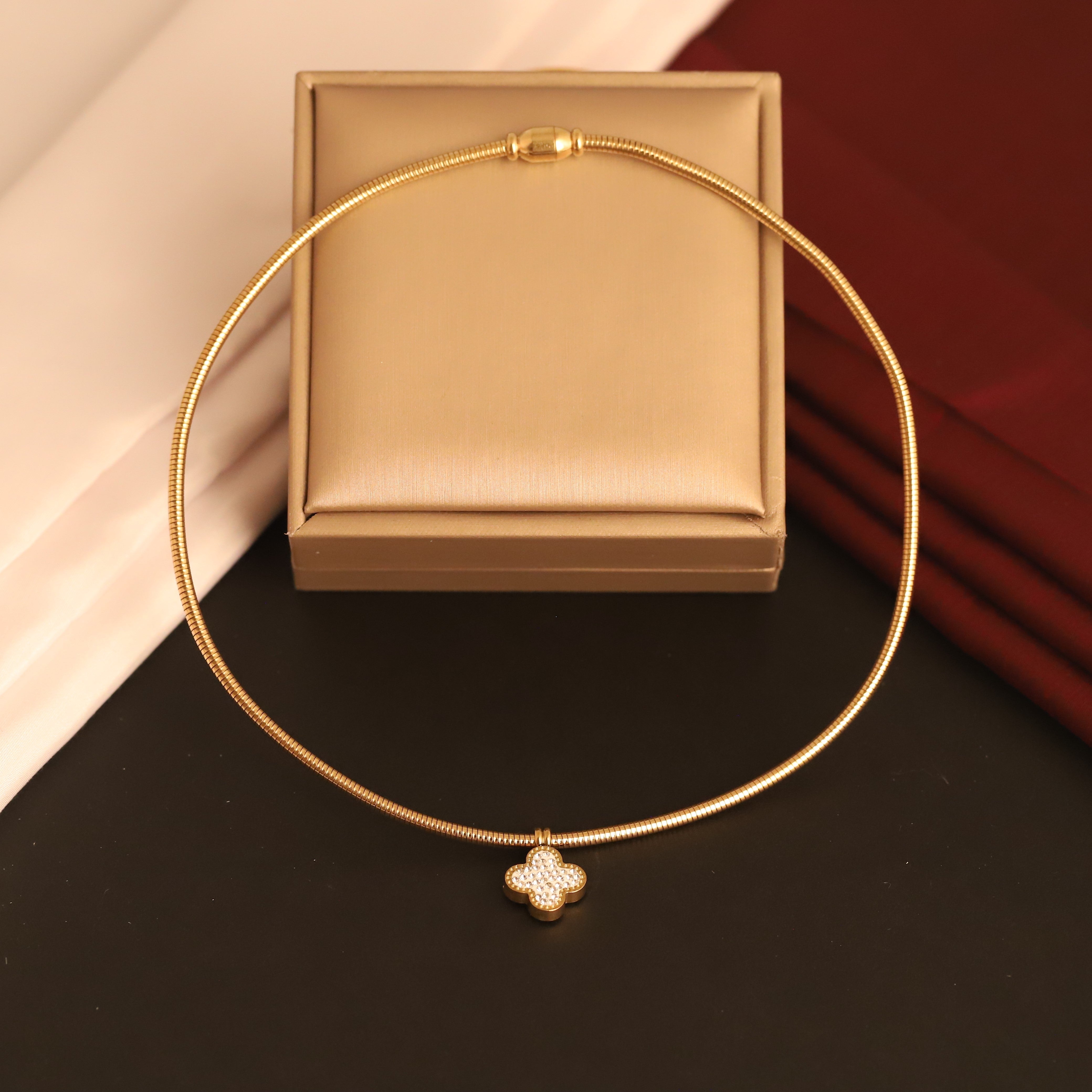 Flower Charm Round Necklace Gold Plated – Single Layer, Anti-Tarnish, Waterproof, Minimalist Style (GOLD)