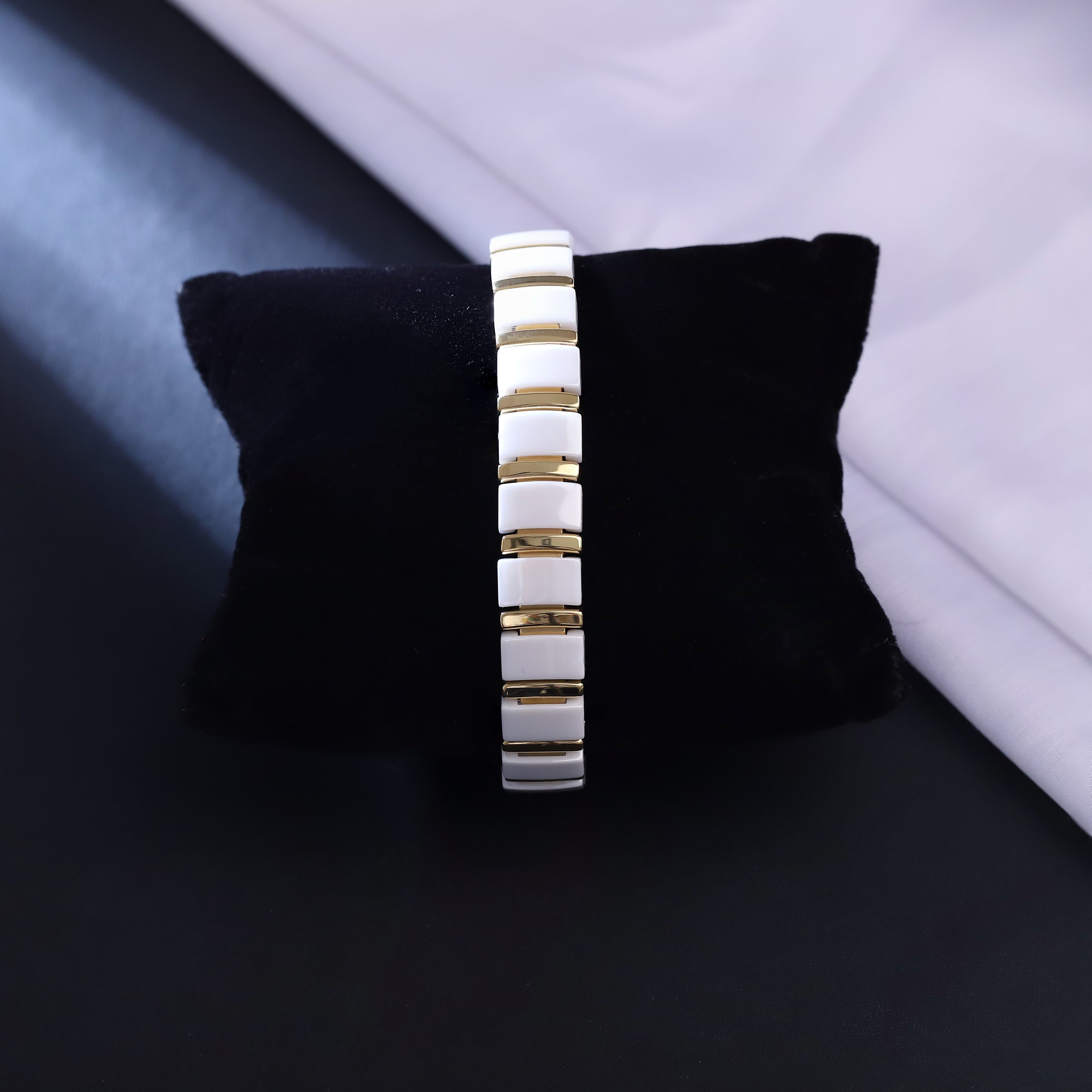 Men's Magnetic Therapy Bracelet - Elegant White Ceramic and Gold-Tone Stainless Steel Link Bracelet for Pain Relief and Stylish Wear