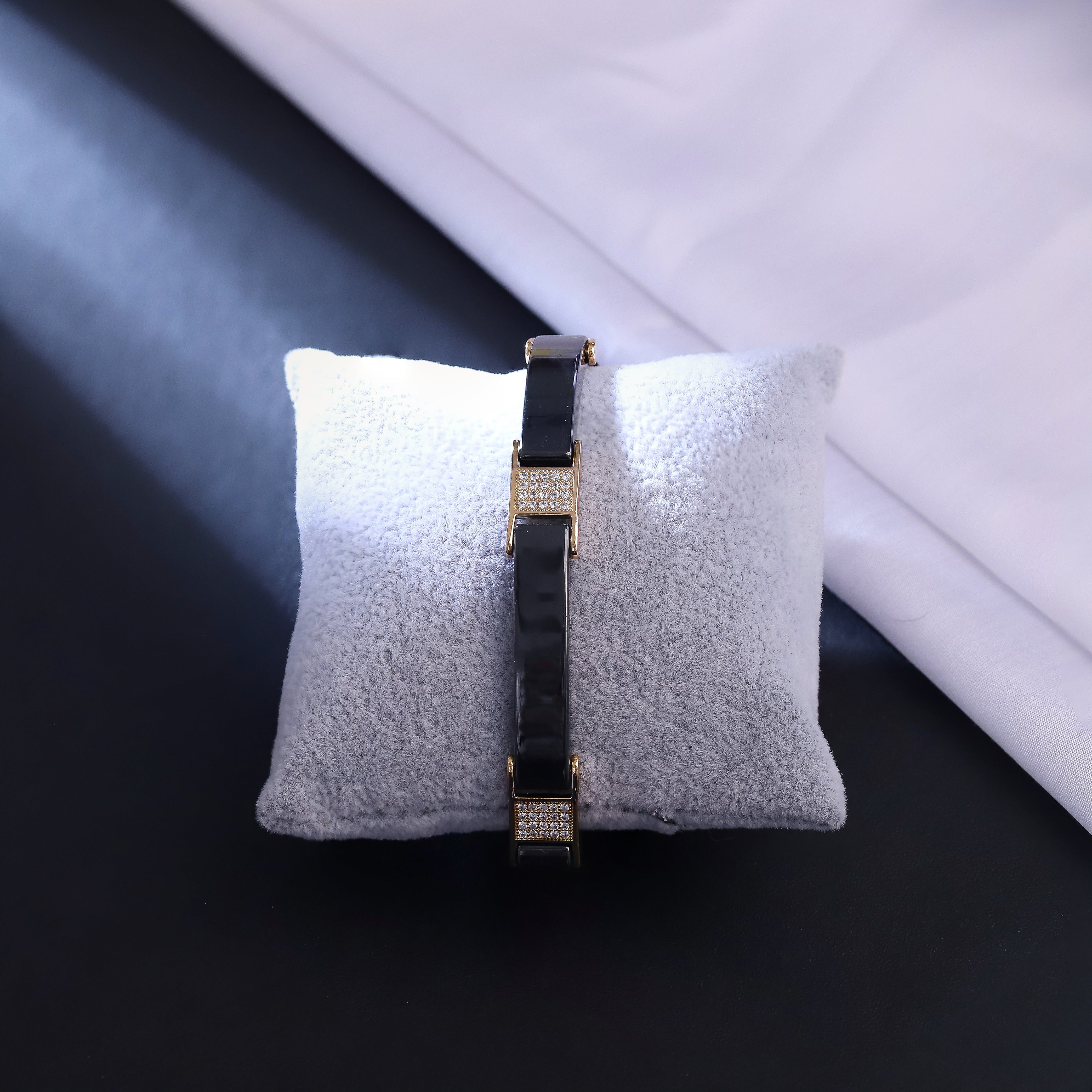 Men's Black Ceramic & Gold Plated Stainless Steel Bracelet with Cubic Zirconia Accents - Elegant Link Design, Durable and Stylish Wristwear