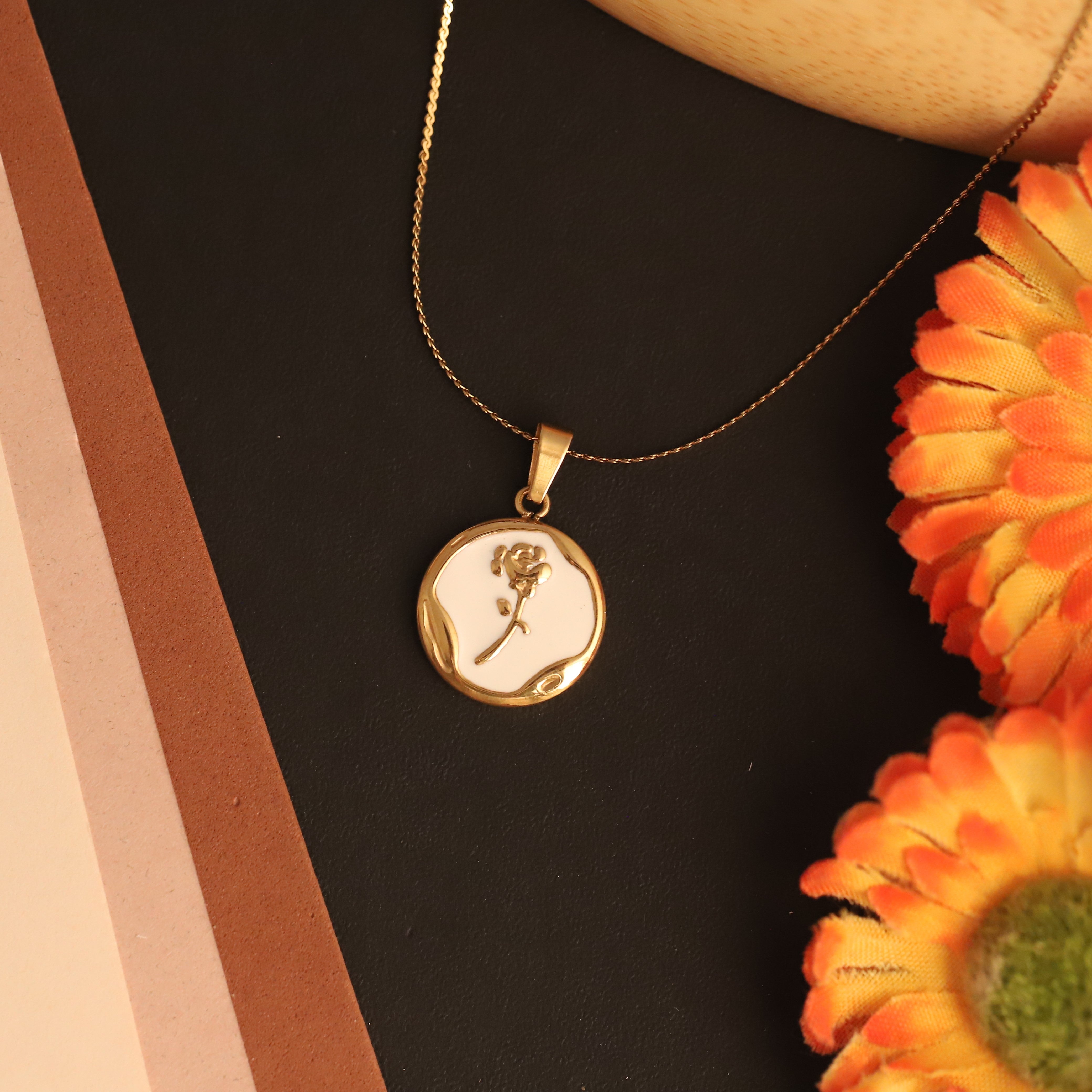 Rose Charm Chain Gold Plated – Single Layer, Anti-Tarnish, Waterproof, Minimalist Style (GOLD)