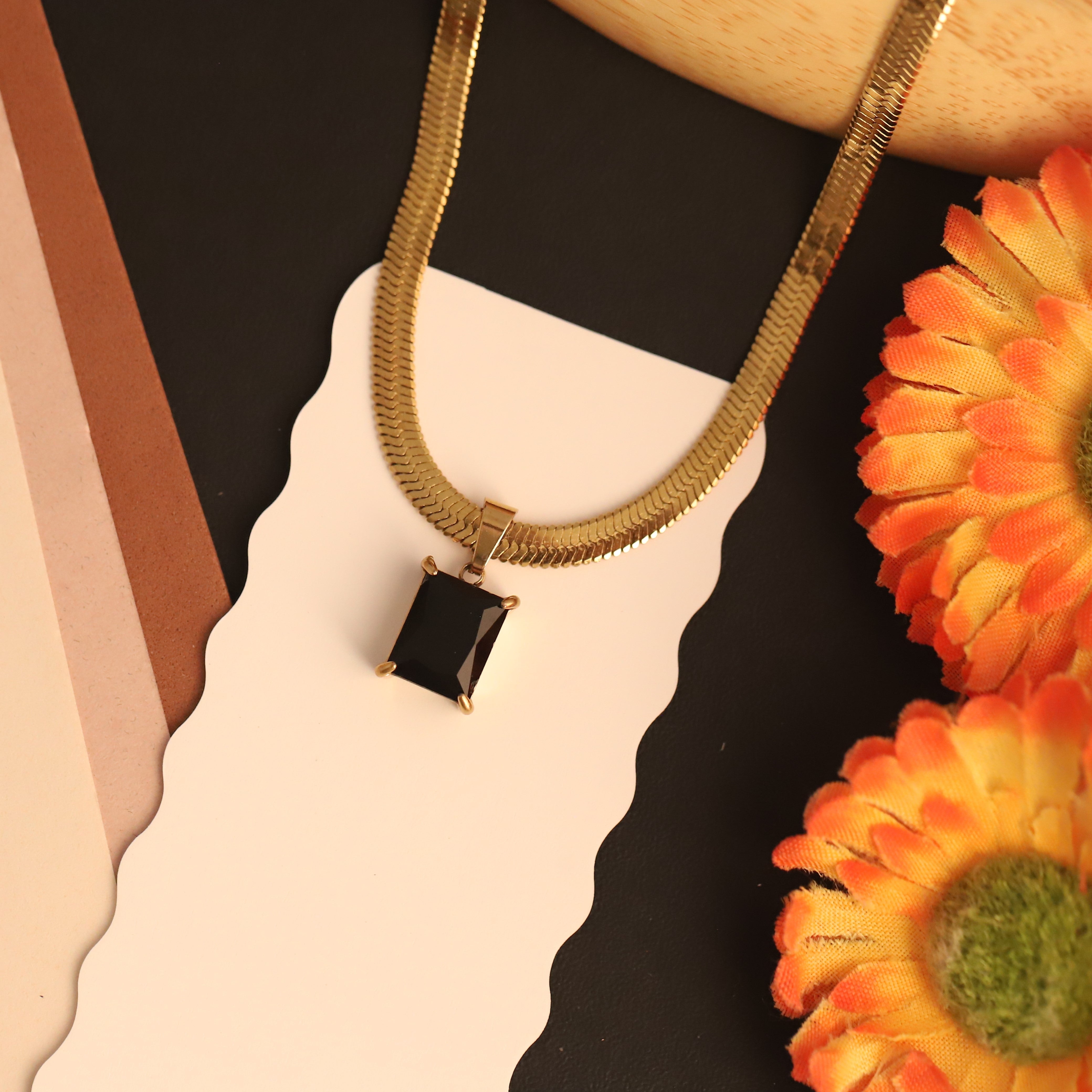 Snake Chain with Black Stone Charm Gold Plated – Single Layer, Anti-Tarnish, Waterproof, Minimalist Style (GOLD)