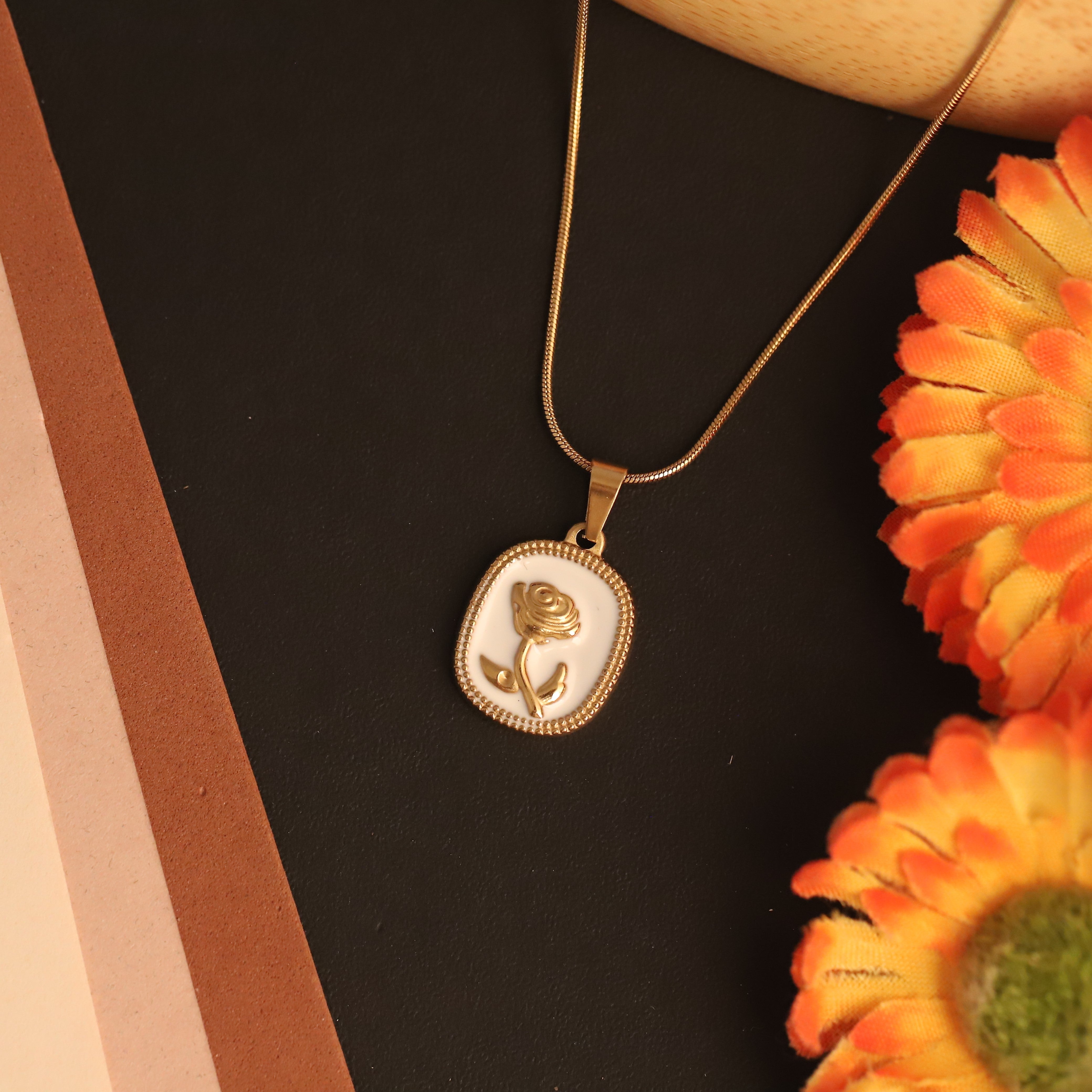Rose Charm Chain Gold Plated – Single Layer, Anti-Tarnish, Waterproof, Minimalist Style (GOLD)