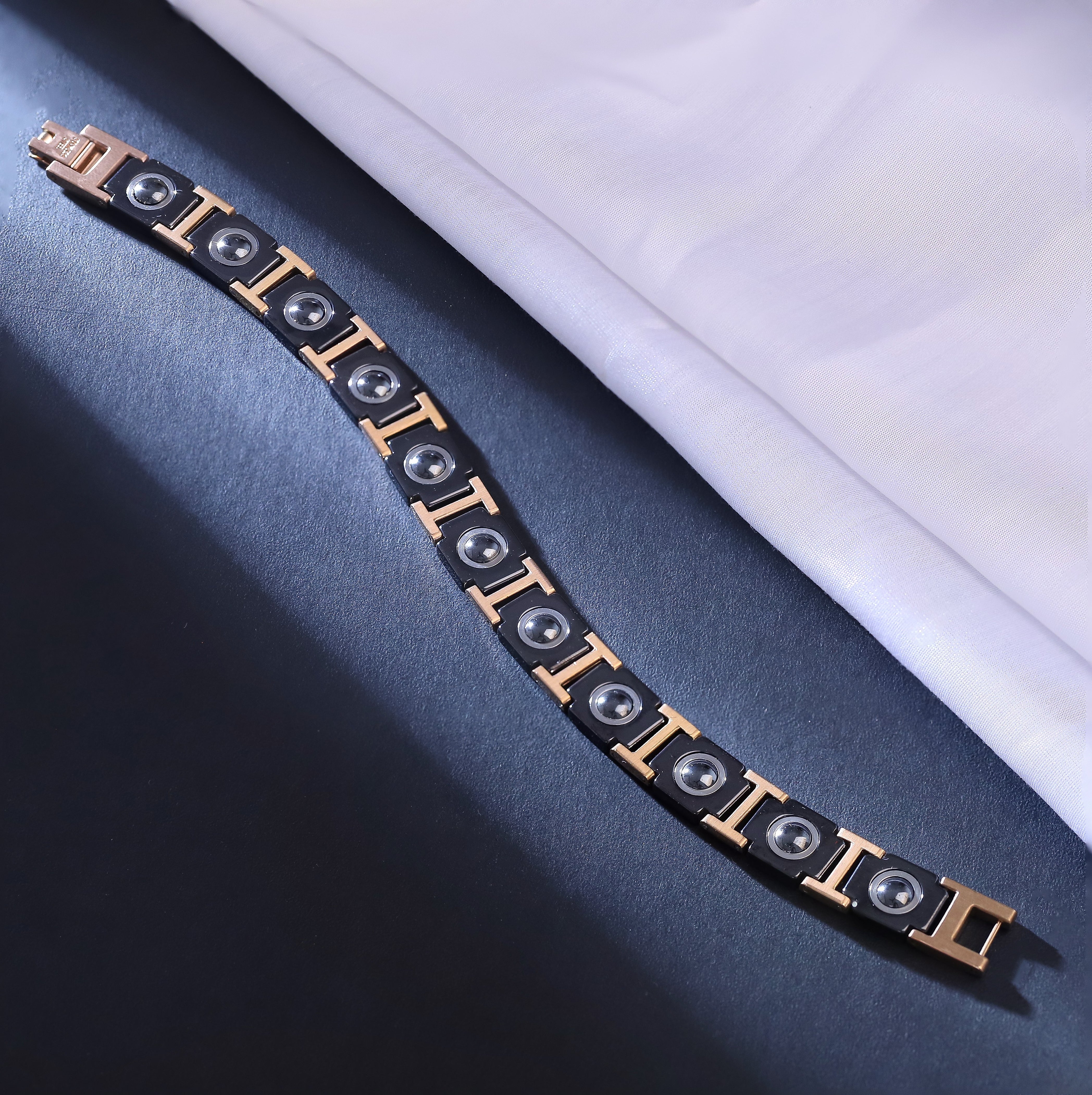 Men's Black Ceramic Magnetic Bracelet – Elegant Gold Accents, Tungsten Steel Links, Negative Ion Therapy, Luxury Jewelry for Wellness and Style
