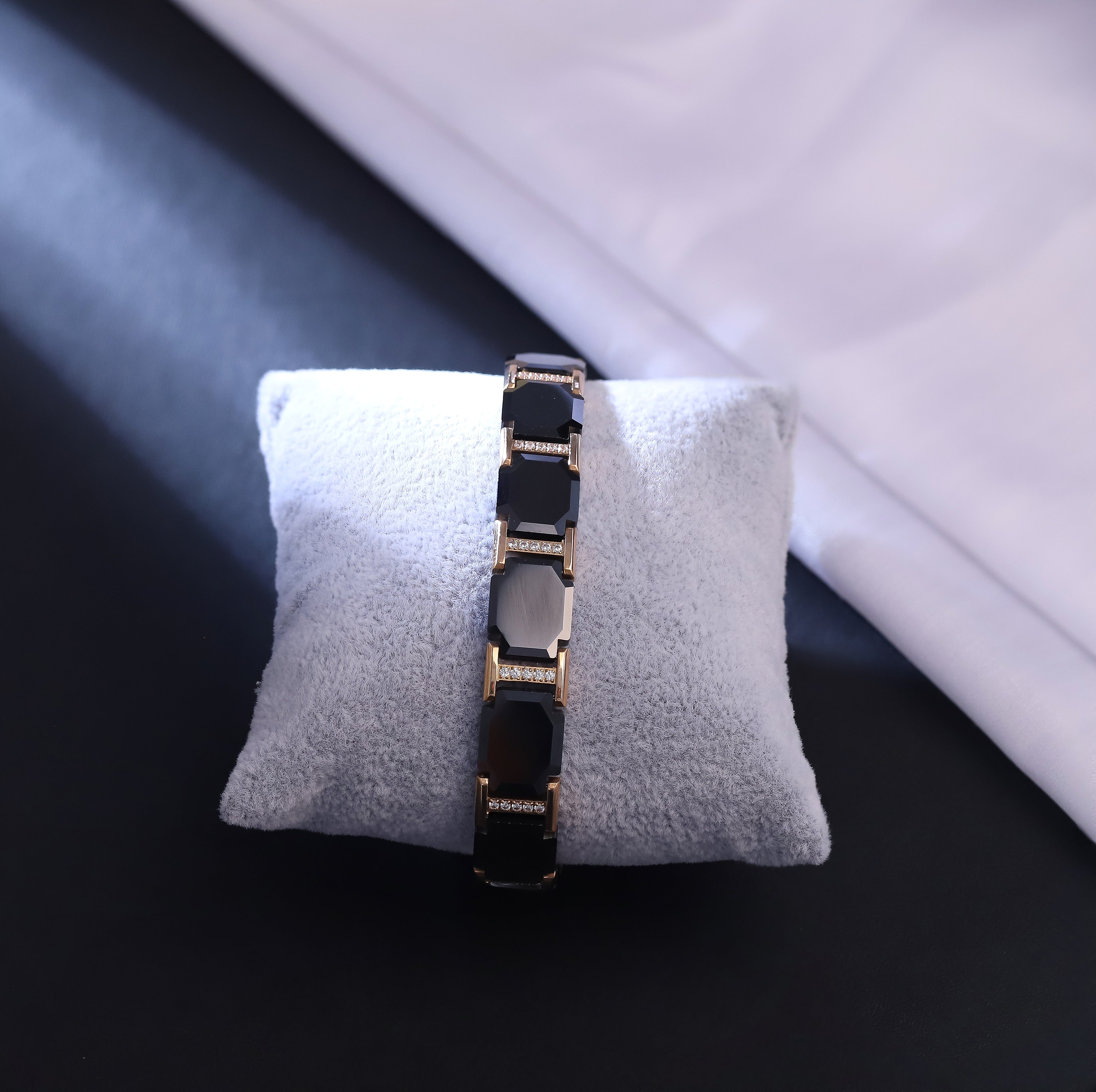 Men's Black Ceramic Magnetic Bracelet – Elegant Gold Accents, Tungsten Steel Links, Negative Ion Therapy, Luxury Jewelry for Wellness and Style