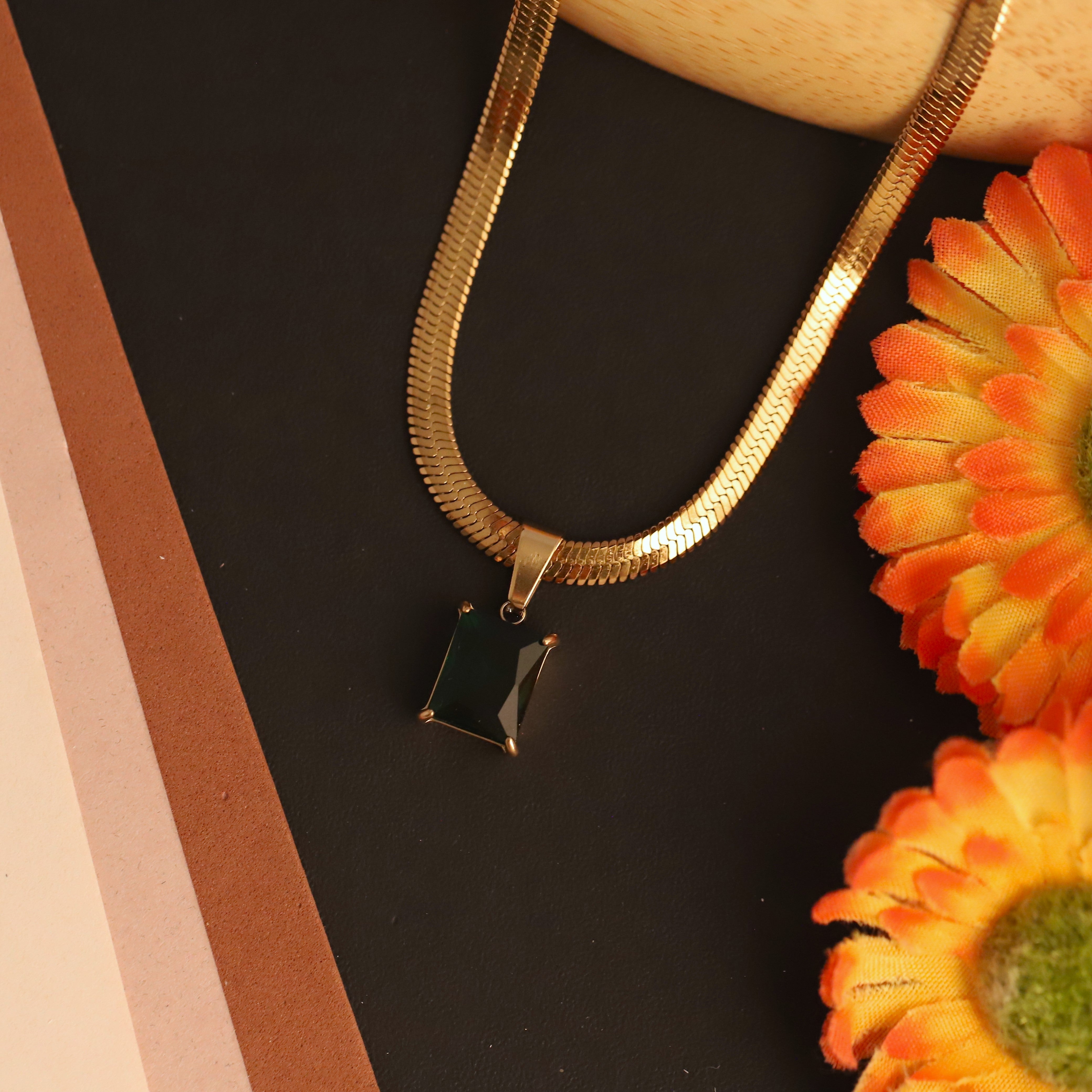 Snake Chain with Green Stone Charm Gold Plated – Single Layer, Anti-Tarnish, Waterproof, Minimalist Style (GOLD)