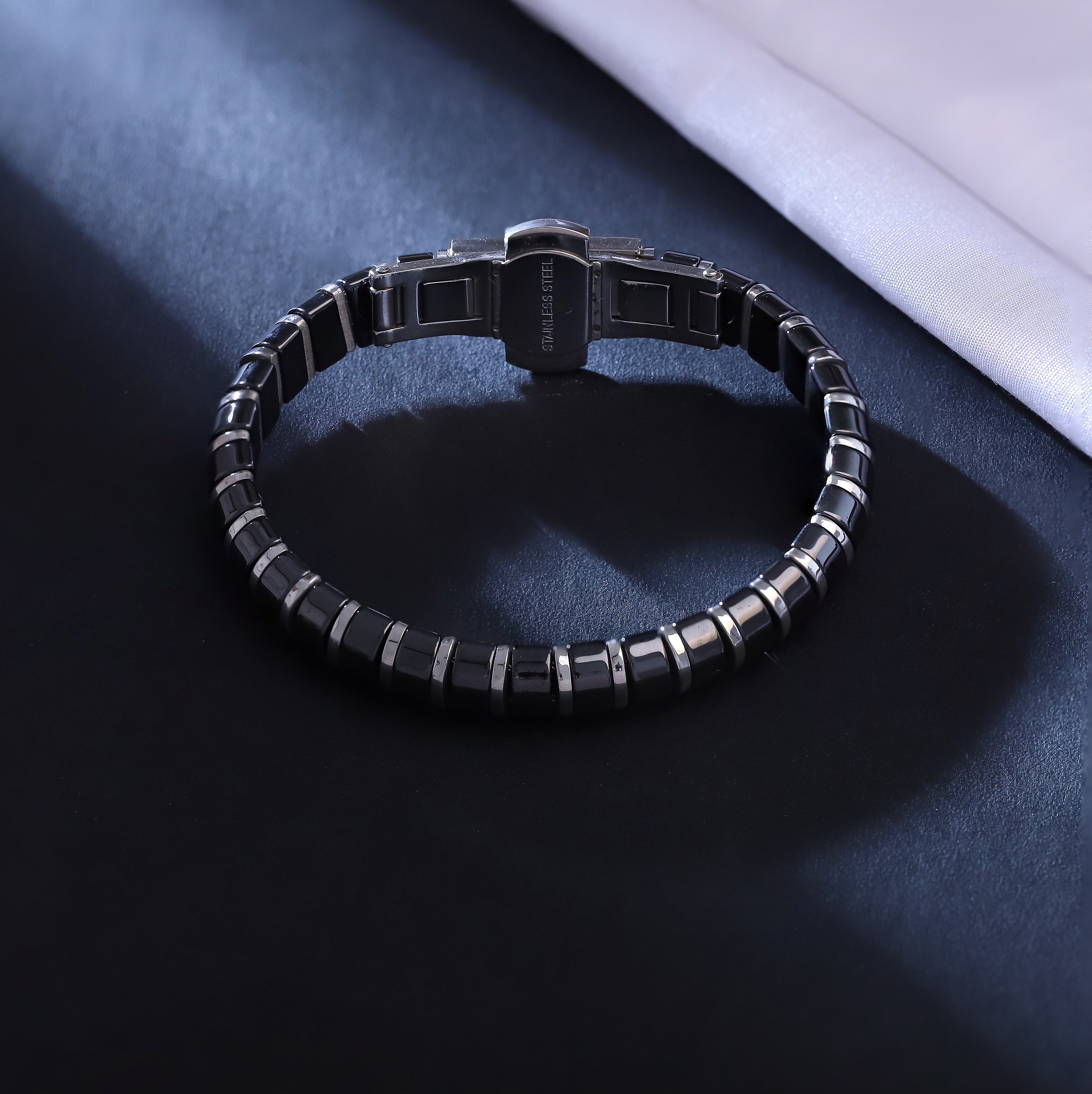 Men’s Stainless Steel and Black Hematite Magnetic Therapy Bracelet – Elegant Link Design, Adjustable Fit, Anti-Tarnish Finish