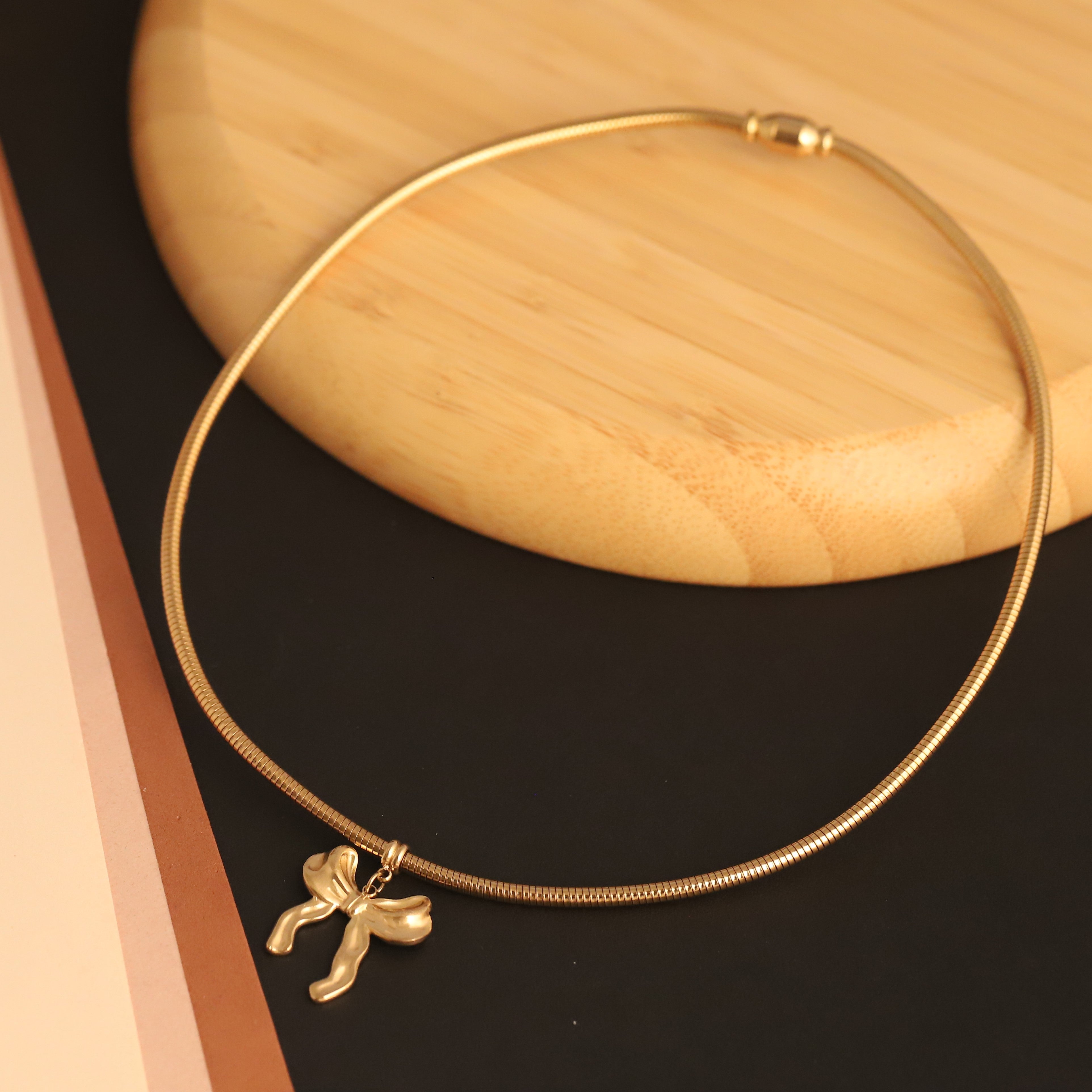 Bow Round Necklace Gold Plated – Single Layer, Anti-Tarnish, Waterproof, Minimalist Style (GOLD)