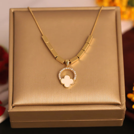 Flower Charm Chain Gold Plated – Single Layer, Anti-Tarnish, Waterproof, Minimalist Style (GOLD)