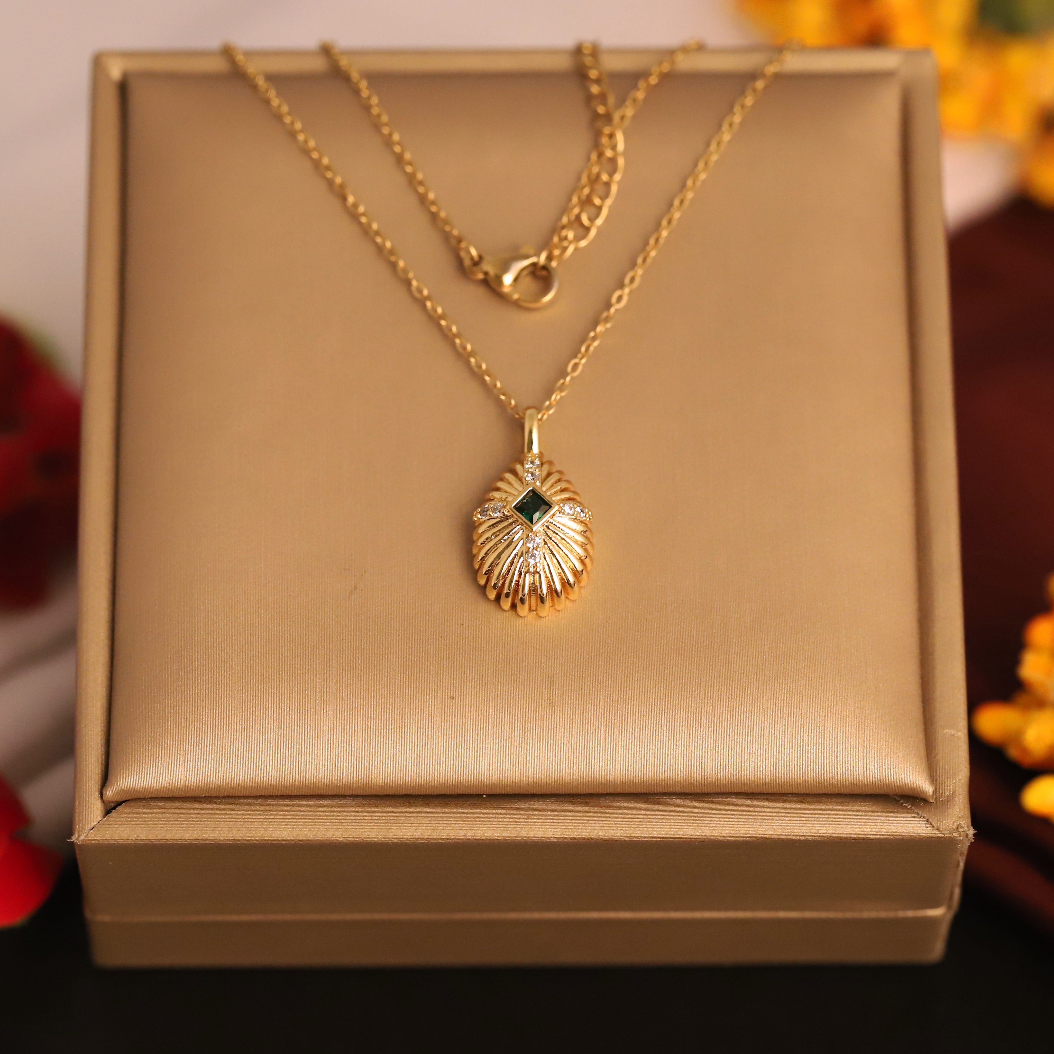 Flower Charm Black Chain Gold Plated – Single Layer, Anti-Tarnish, Waterproof, Minimalist Style (GOLD)