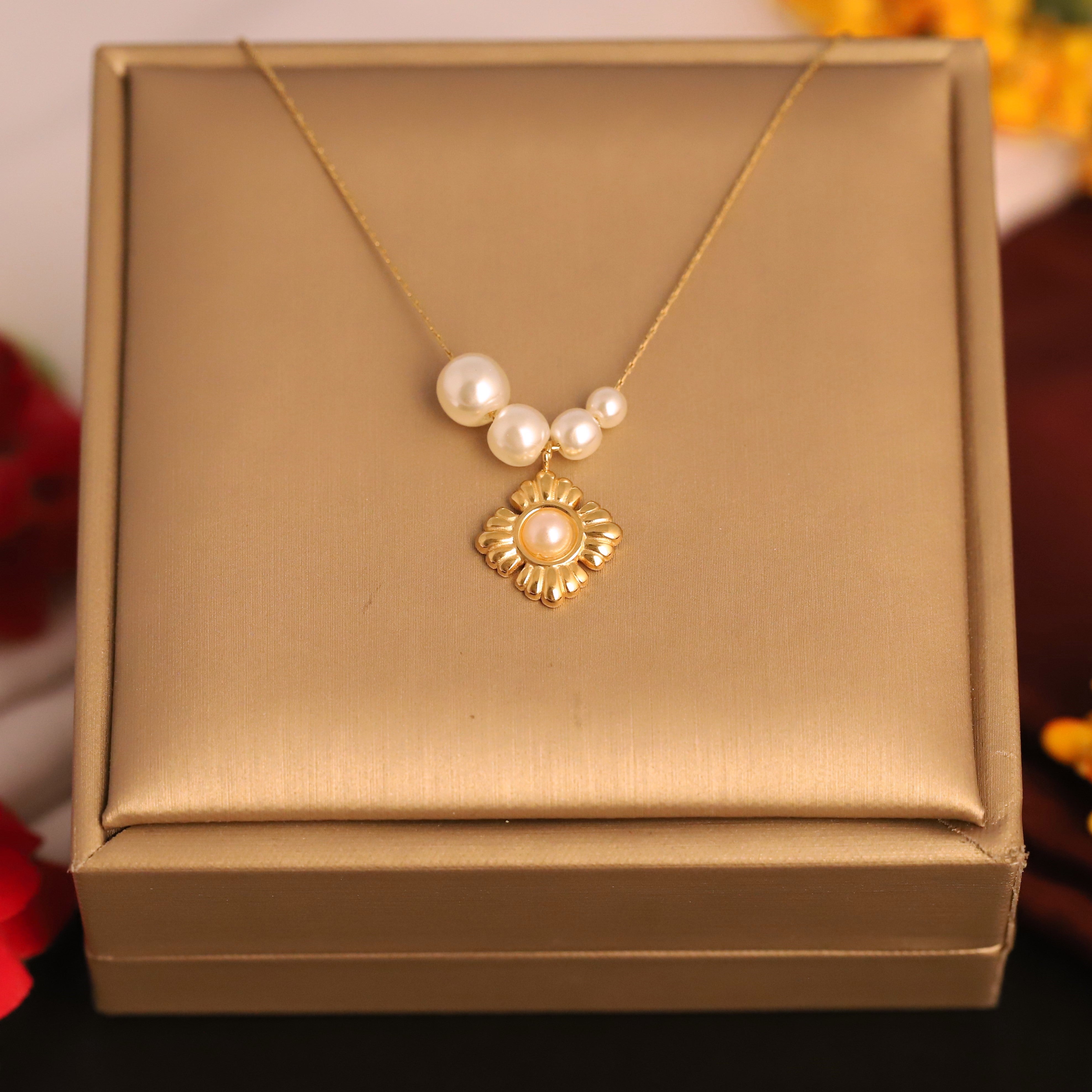 Flower Charm Chain Gold Plated – Single Layer, Anti-Tarnish, Waterproof, Minimalist Style (GOLD)