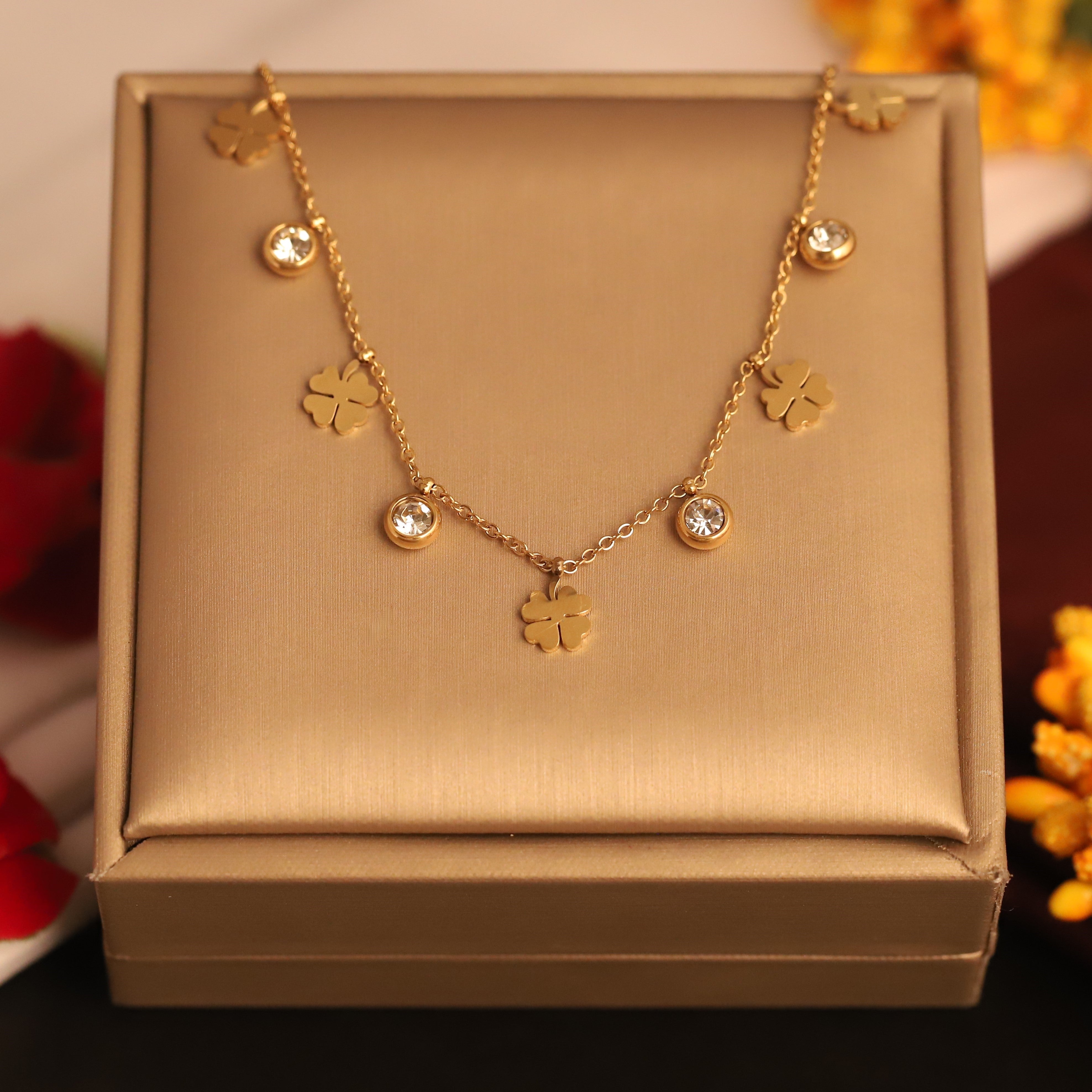 Flower Charms White Stones Chain Gold Plated – Single Layer, Anti-Tarnish, Waterproof, Minimalist Style (GOLD)