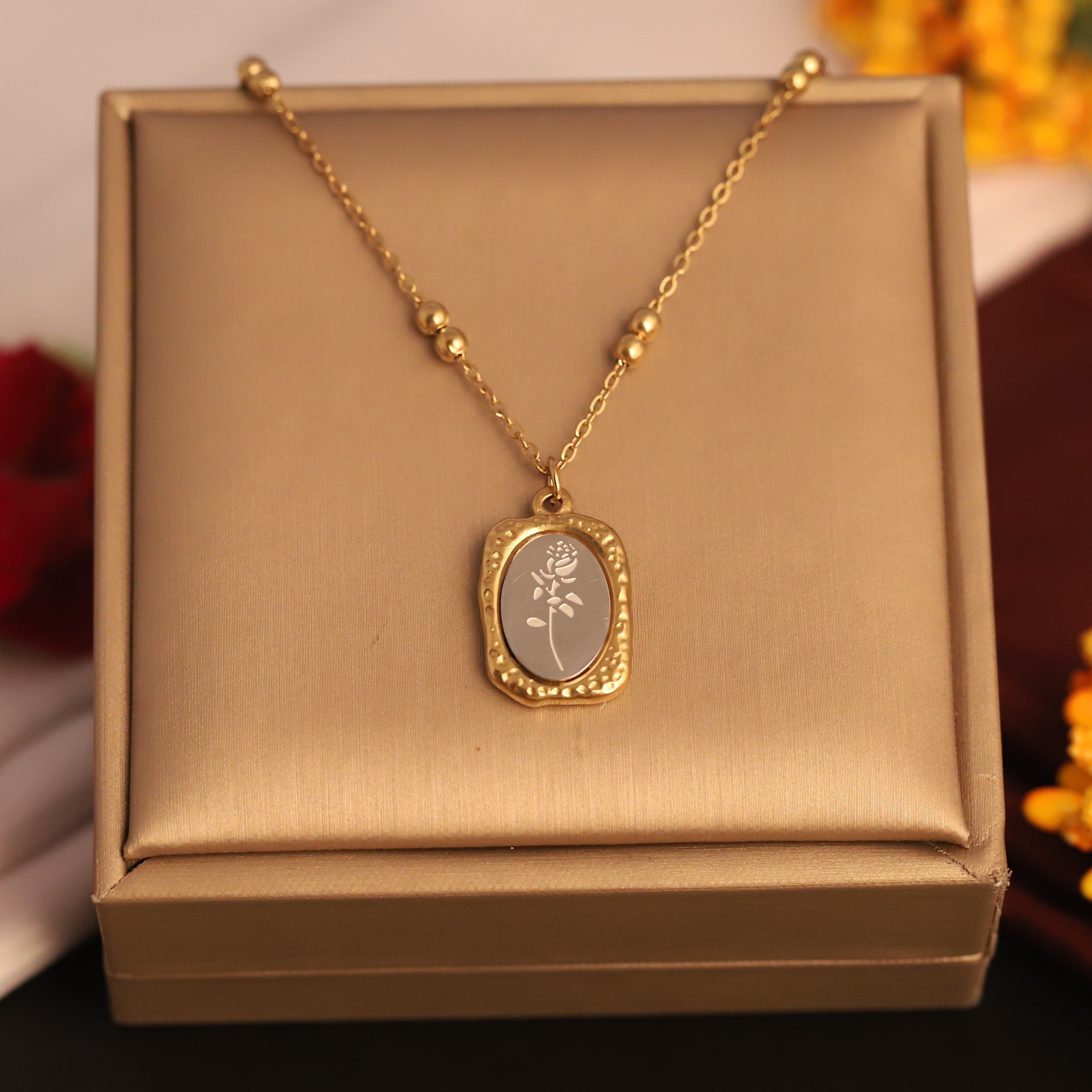 Rose Charm Chain Gold Plated – Single Layer, Anti-Tarnish, Waterproof, Minimalist Style (GOLD)