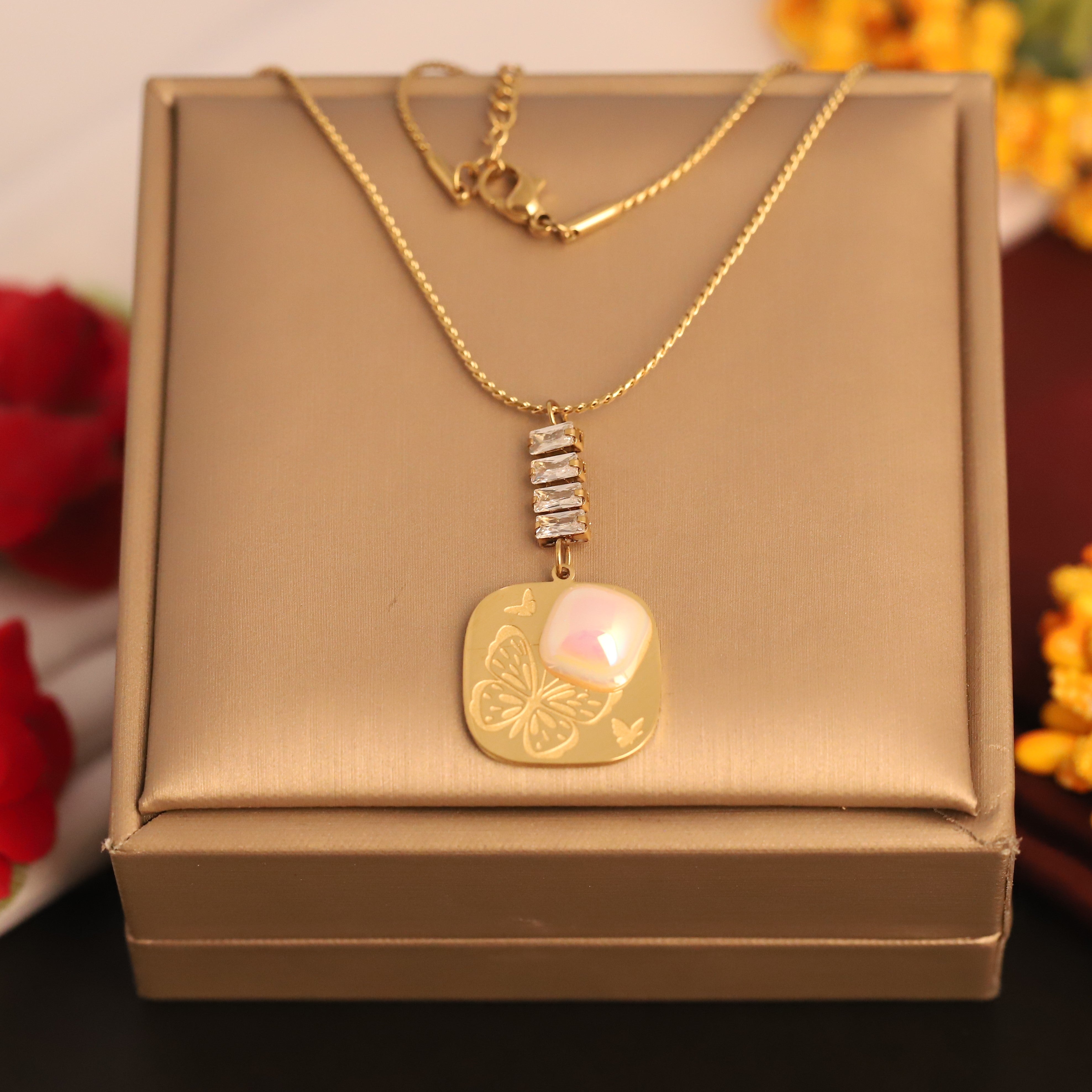 Butterfly White Stones Chain Gold Plated – Single Layer, Anti-Tarnish, Waterproof, Minimalist Style (GOLD)