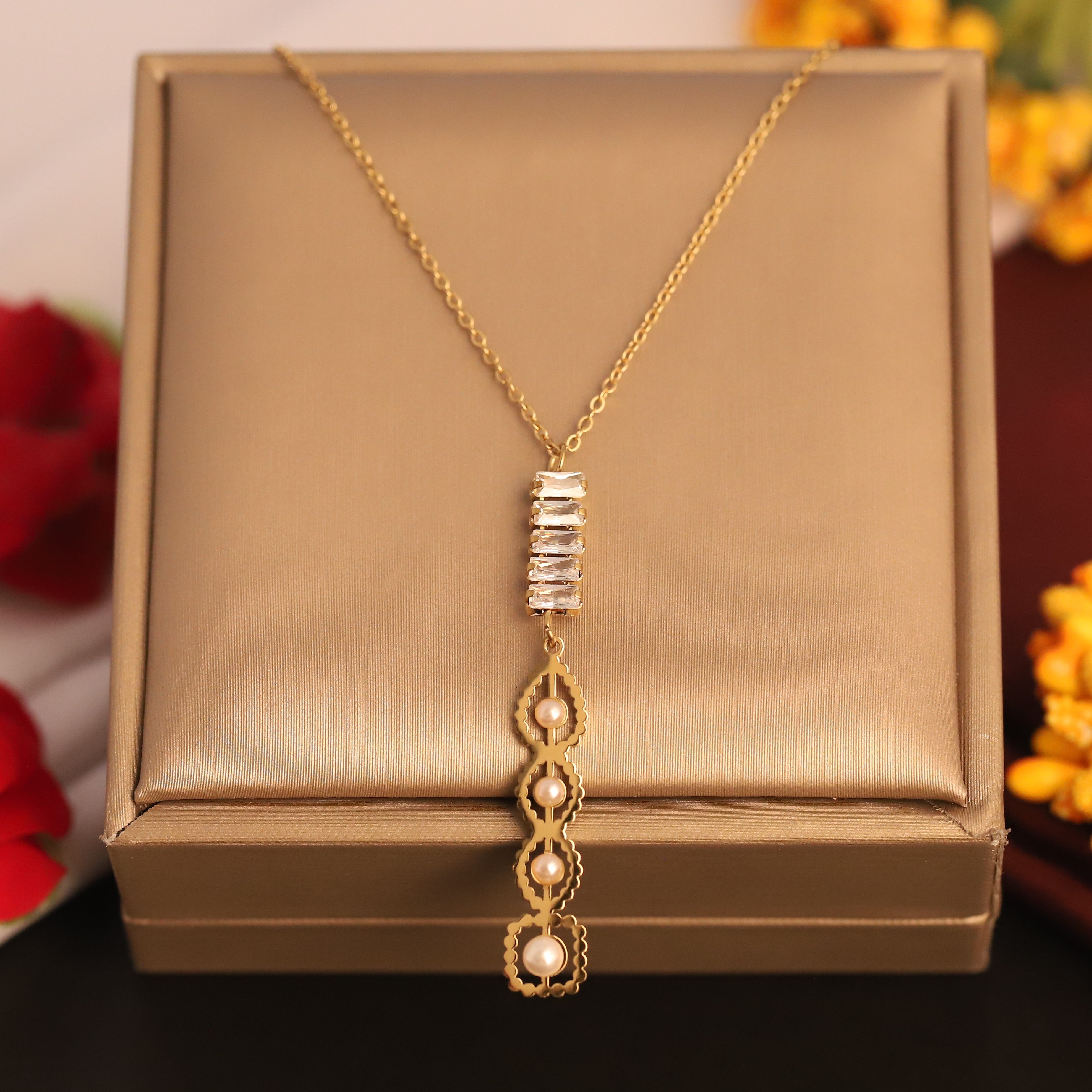 Flower White Stones Chain Gold Plated – Single Layer, Anti-Tarnish, Waterproof, Minimalist Style (GOLD)