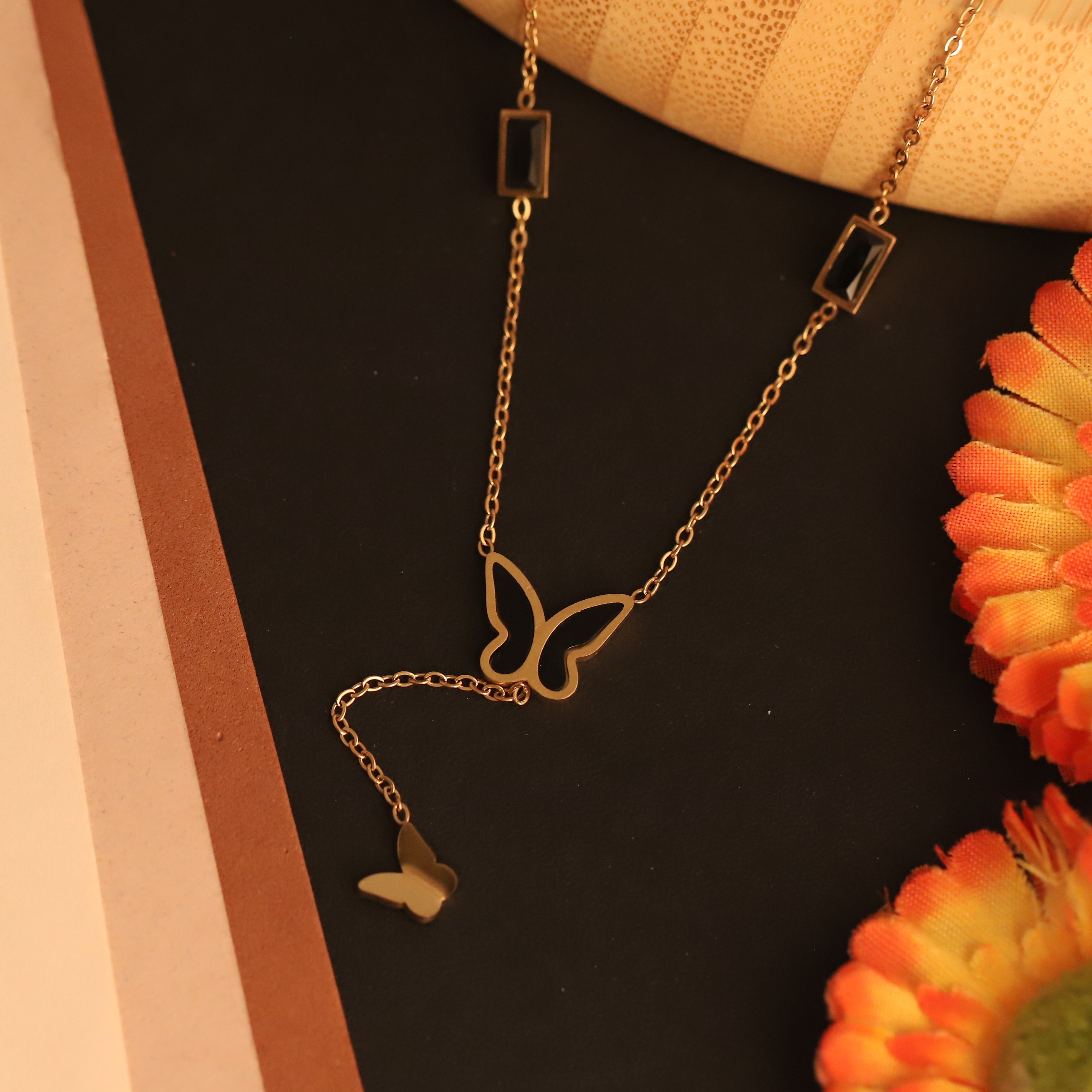 Butterfly Black Stone Charm Chain Gold Plated – Single Layer, Anti-Tarnish, Waterproof, Minimalist Style (GOLD)