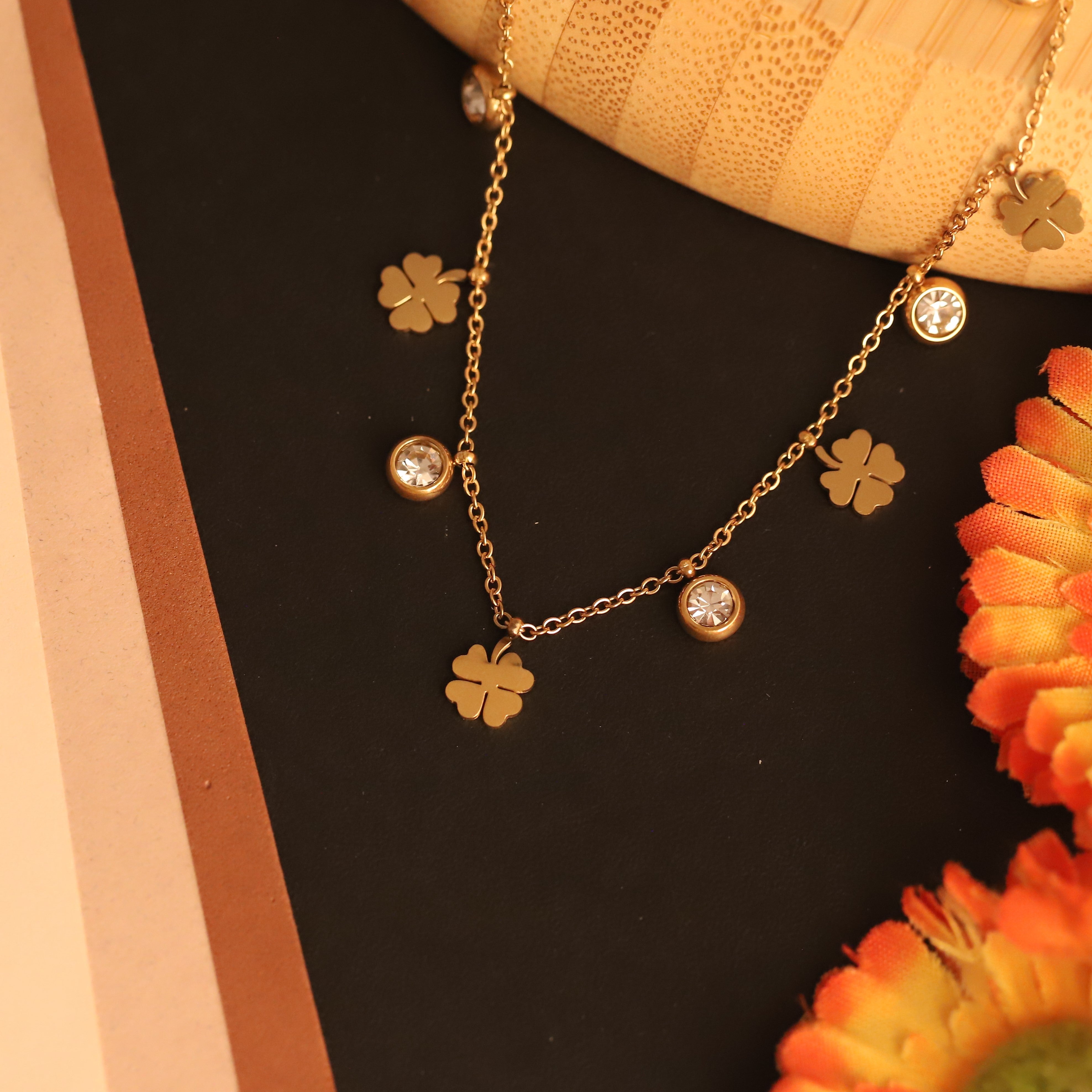 Flower Charms White Stones Chain Gold Plated – Single Layer, Anti-Tarnish, Waterproof, Minimalist Style (GOLD)