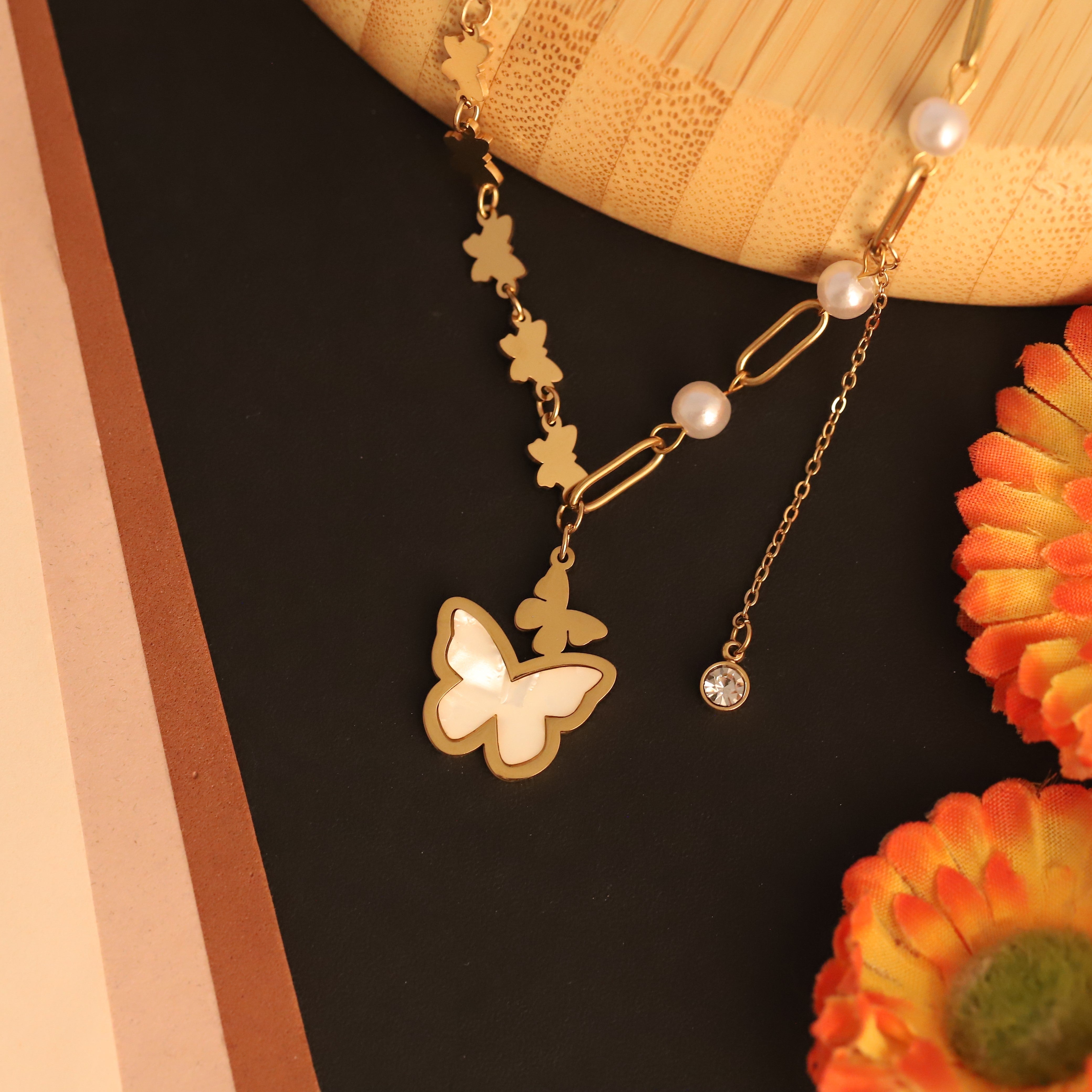 Butterfly Pearl Charms Chain Gold Plated – Single Layer, Anti-Tarnish, Waterproof, Minimalist Style (GOLD)