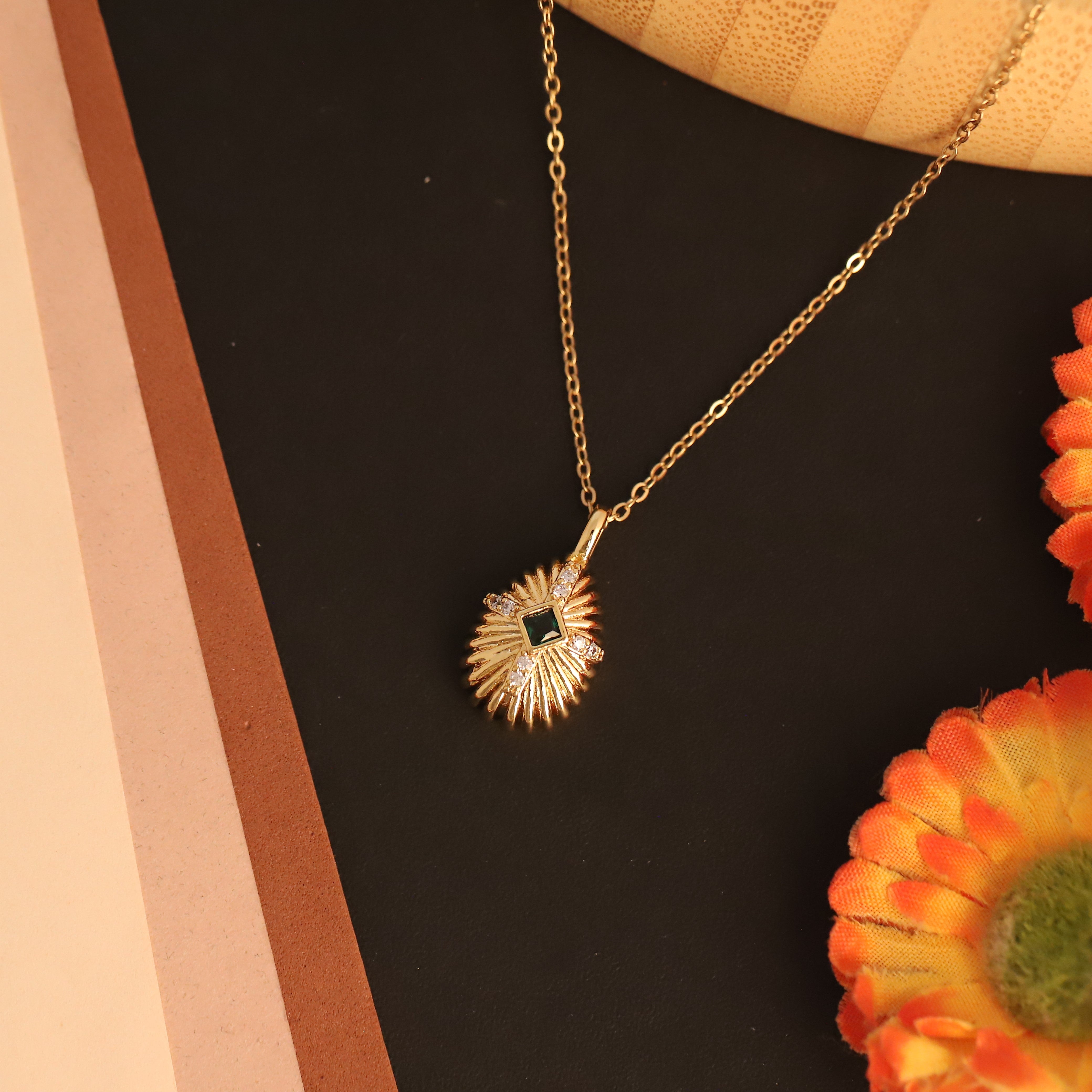 Flower Charm Black Chain Gold Plated – Single Layer, Anti-Tarnish, Waterproof, Minimalist Style (GOLD)