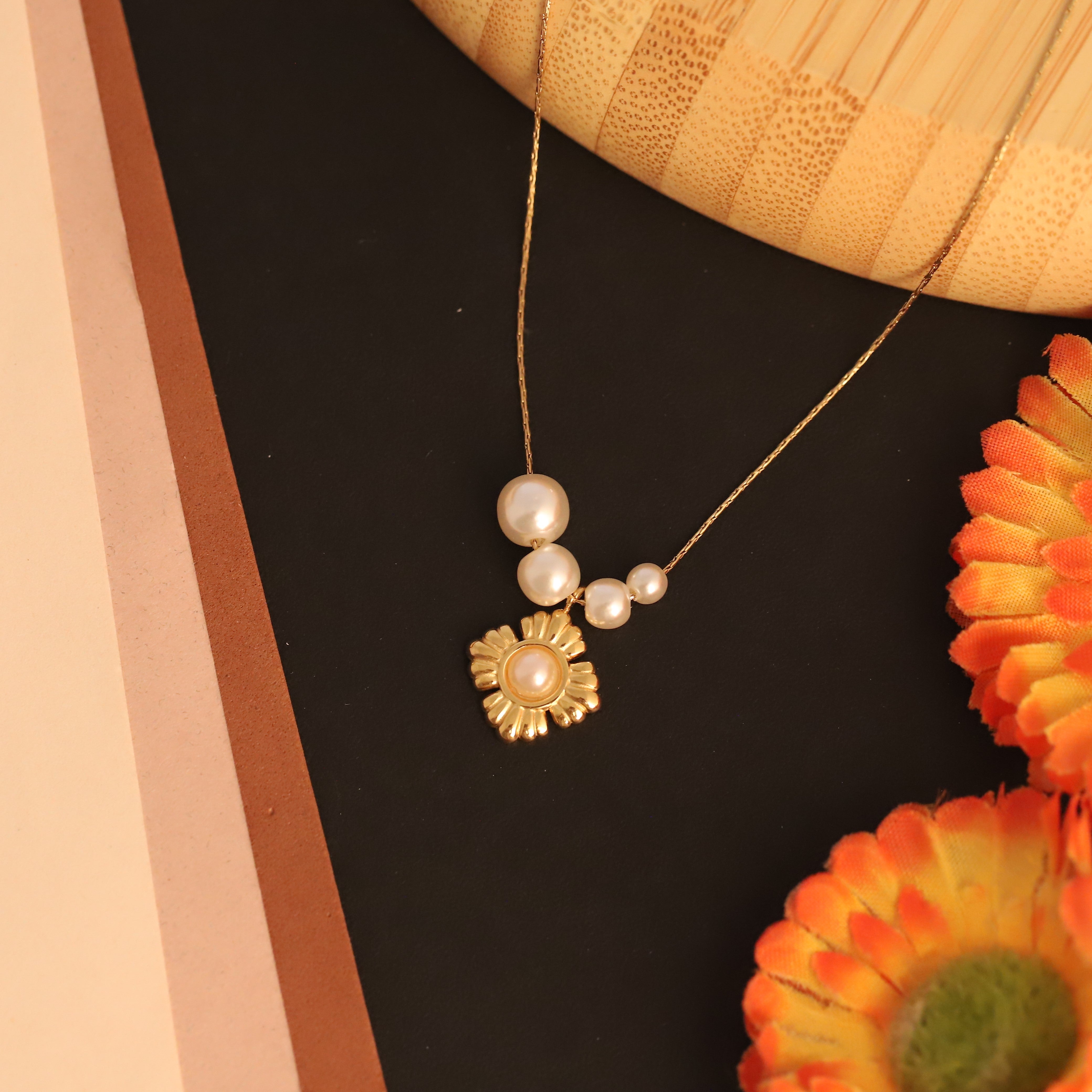 Flower Charm Chain Gold Plated – Single Layer, Anti-Tarnish, Waterproof, Minimalist Style (GOLD)
