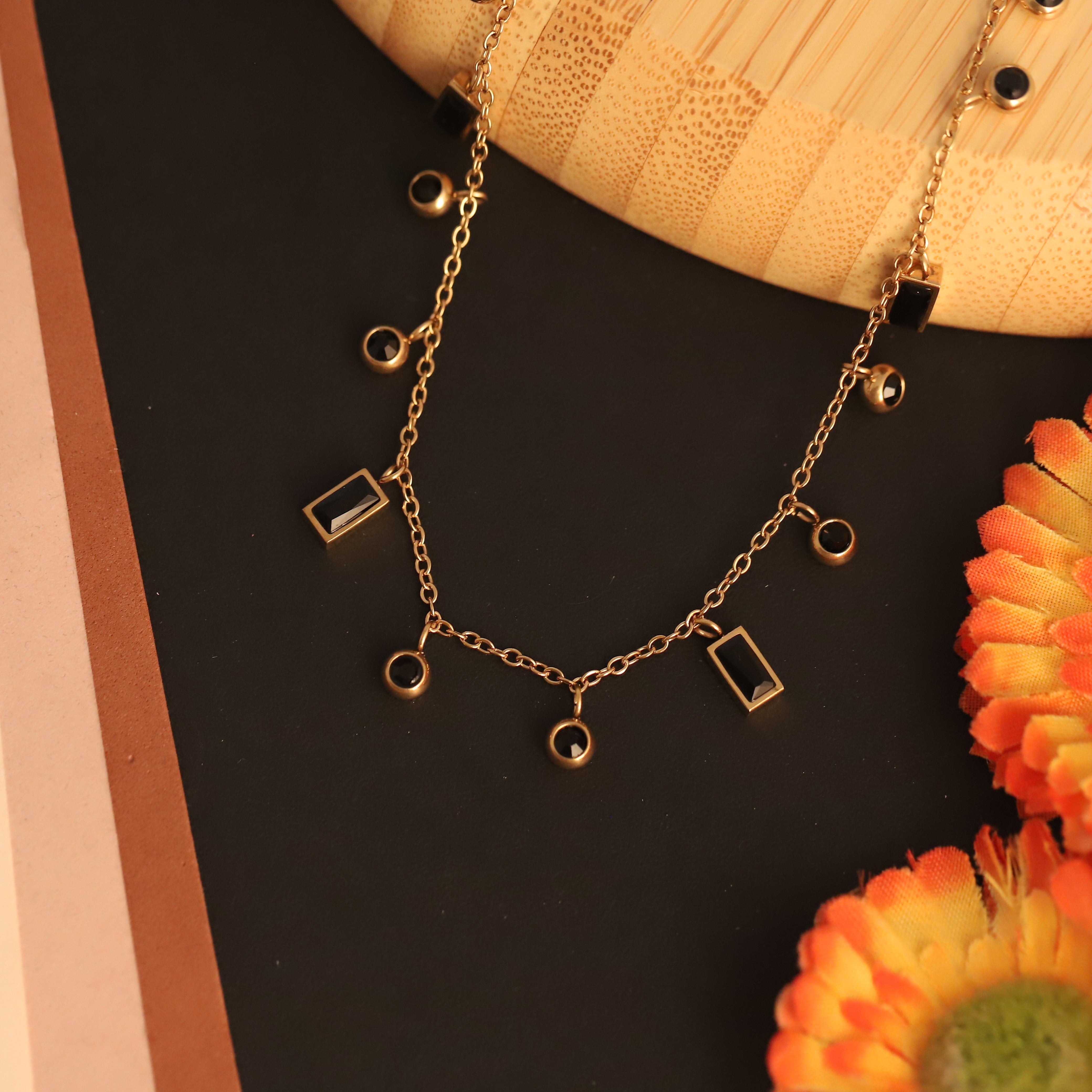 Black Stones Charm Chain Gold Plated – Single Layer, Anti-Tarnish, Waterproof, Minimalist Style (GOLD)