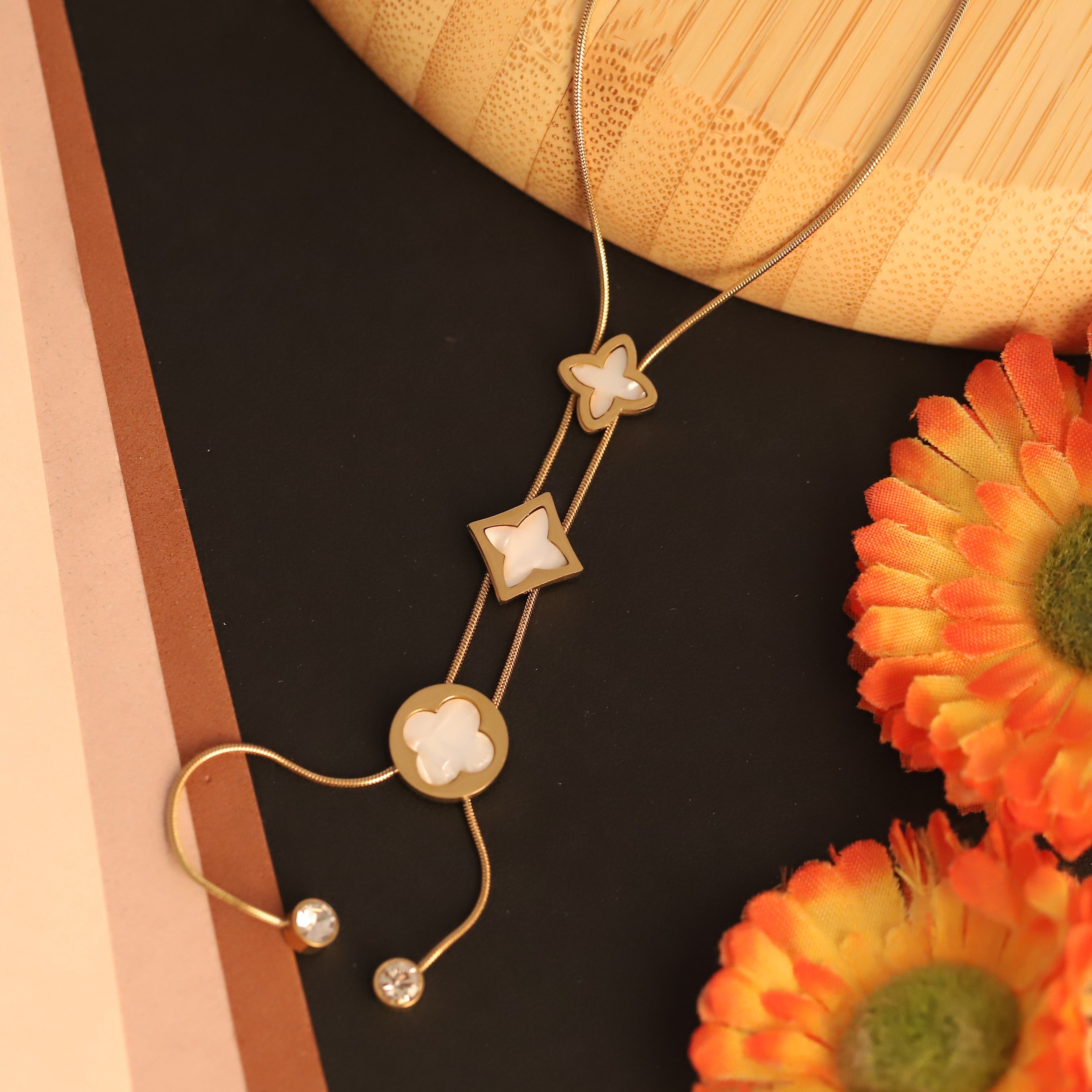 Flowers Charm Chain Gold Plated – Single Layer, Anti-Tarnish, Waterproof, Minimalist Style (GOLD)