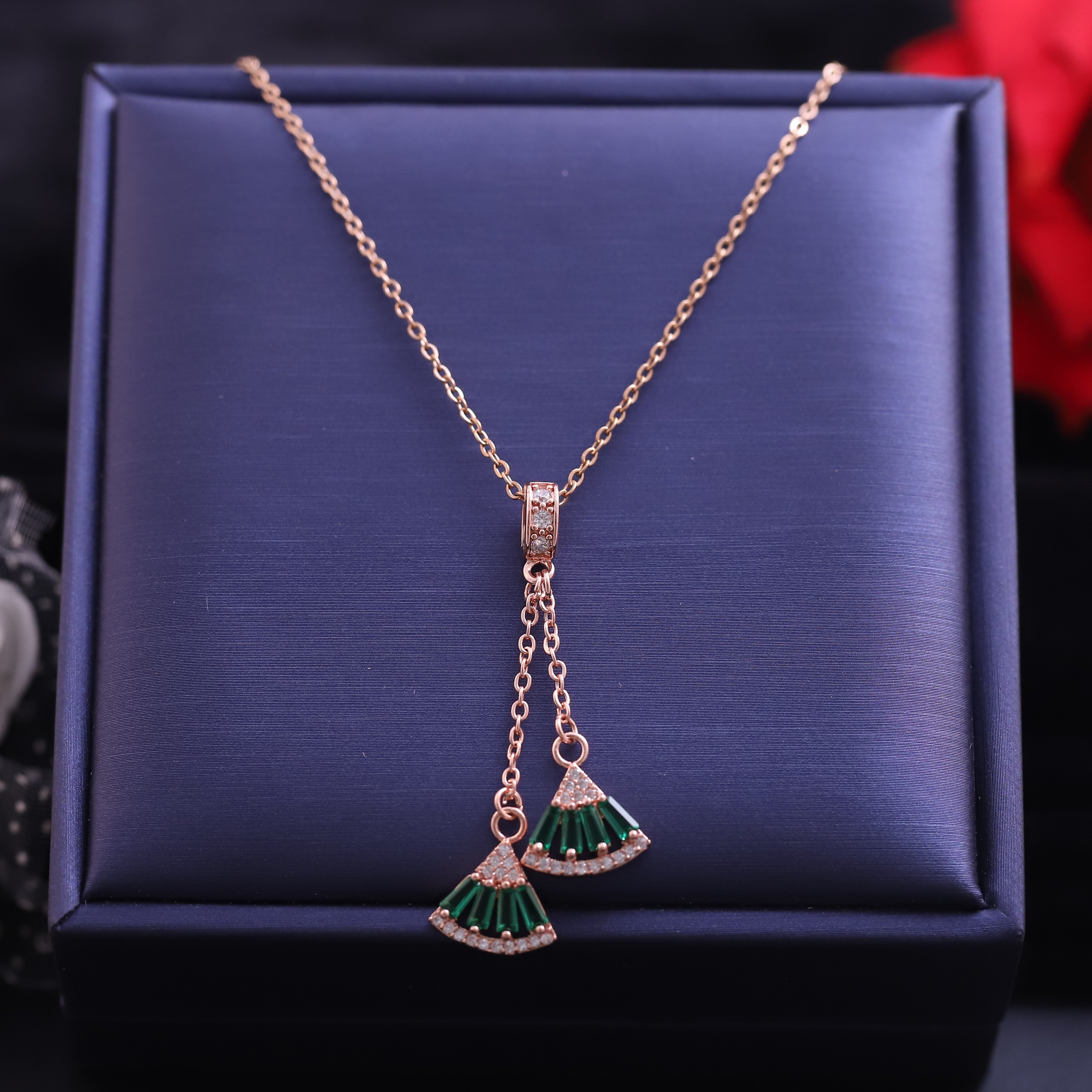 Trendy Charm Green Stones Chain Gold Plated – Single Layer, Anti-Tarnish, Waterproof, Minimalist Style (GOLD)