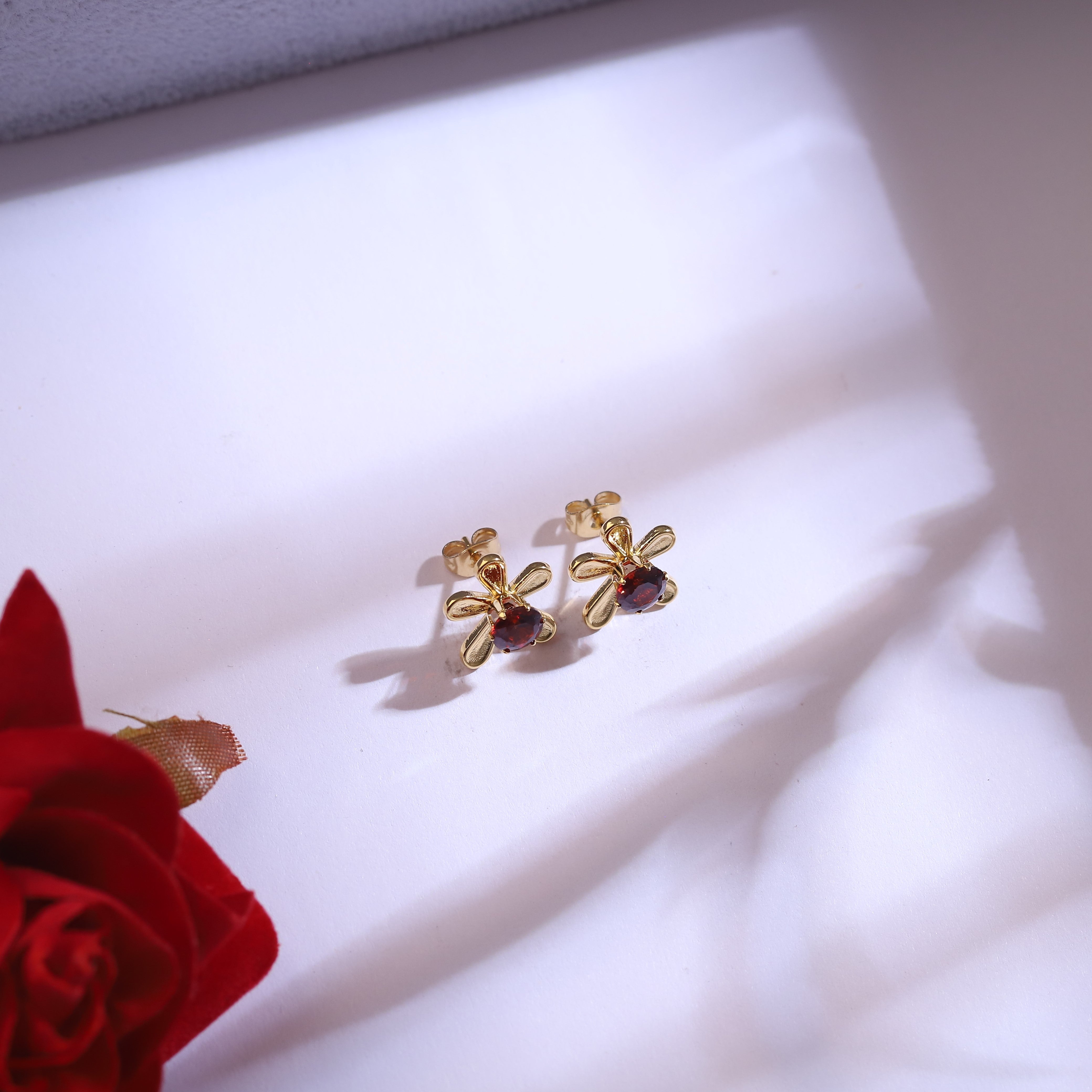 Trendy Flower Charm Chain Stud Set – 18K Gold Plated, Anti-Tarnish, Waterproof, Everyday Minimalist Jewelry (GOLD)