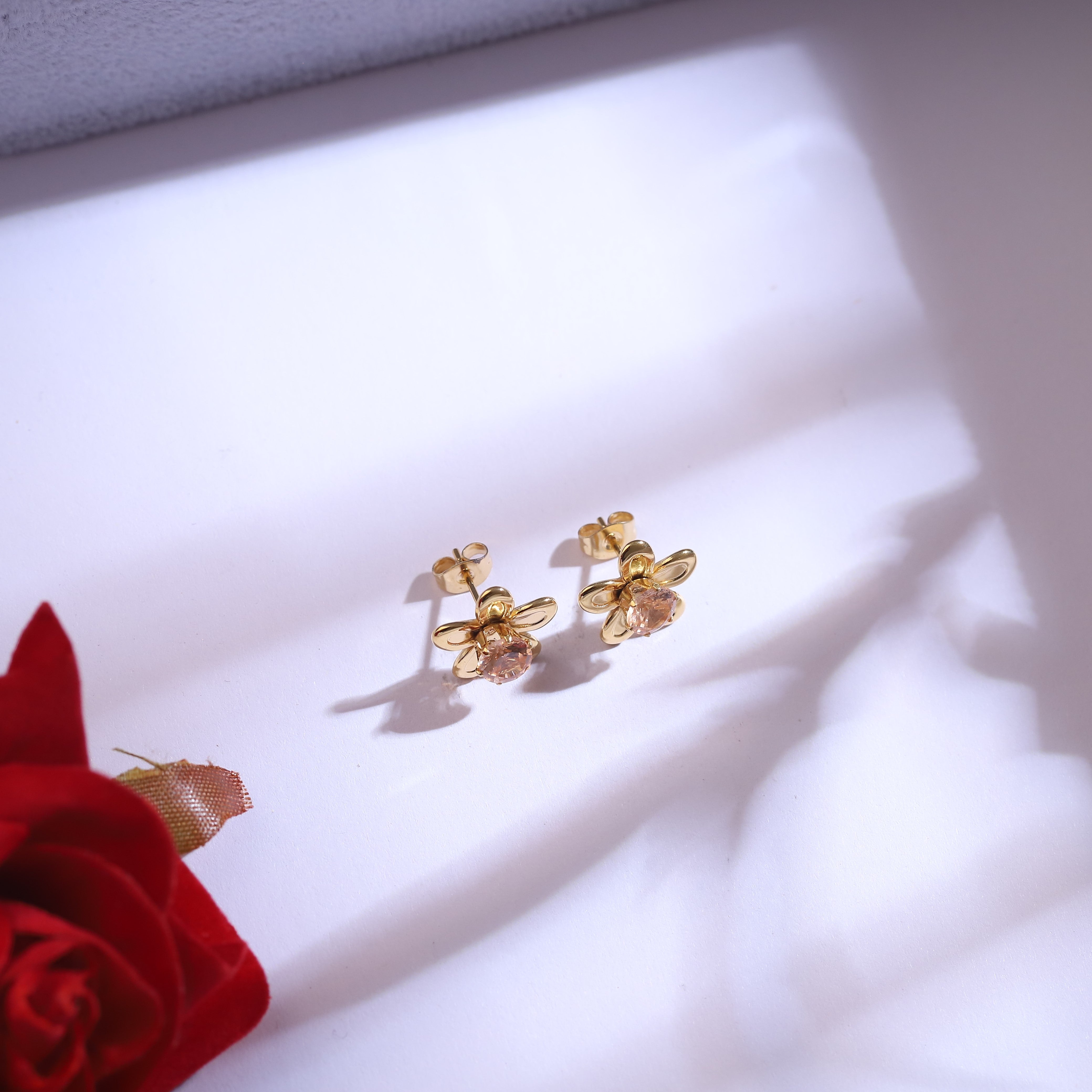 Trendy Flower Charm Chain Stud Set – 18K Gold Plated, Anti-Tarnish, Waterproof, Everyday Minimalist Jewelry (GOLD)