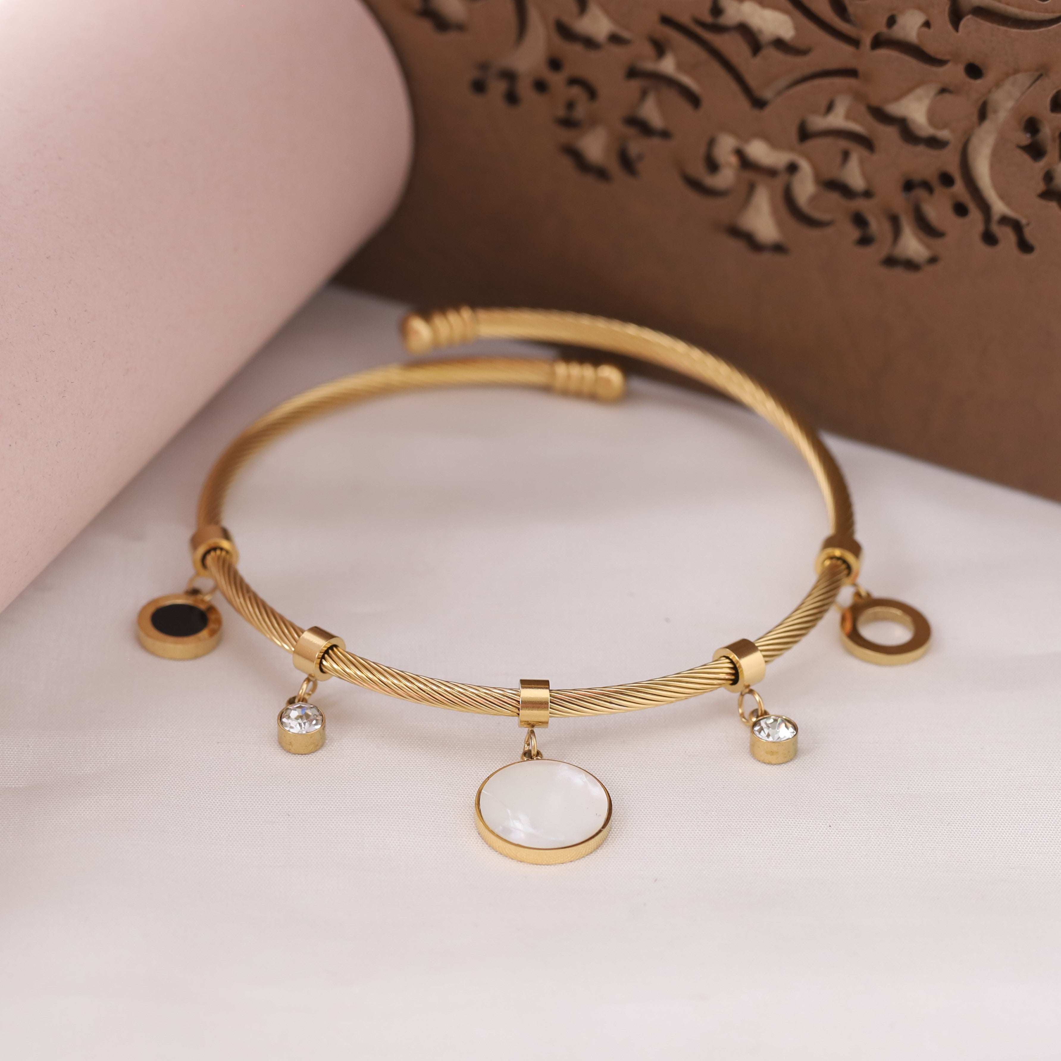 Gold-Plated Charm Bracelet for Women – Waterproof, Hypoallergenic, Adjustable (GOLD)