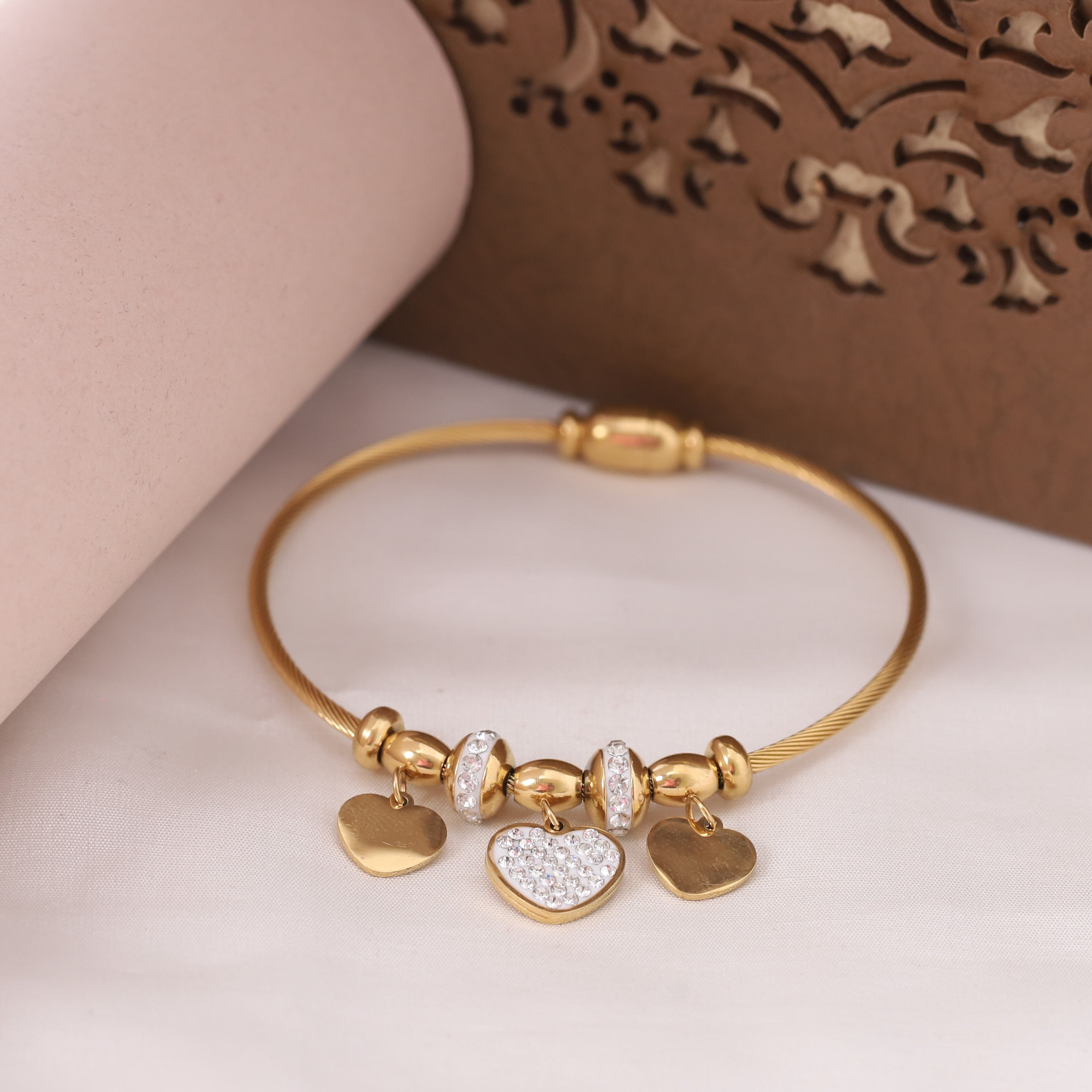 Heart Flower Gold-Plated Charm Bracelet for Women – Waterproof, Hypoallergenic, Magnetic Lock (GOLD)