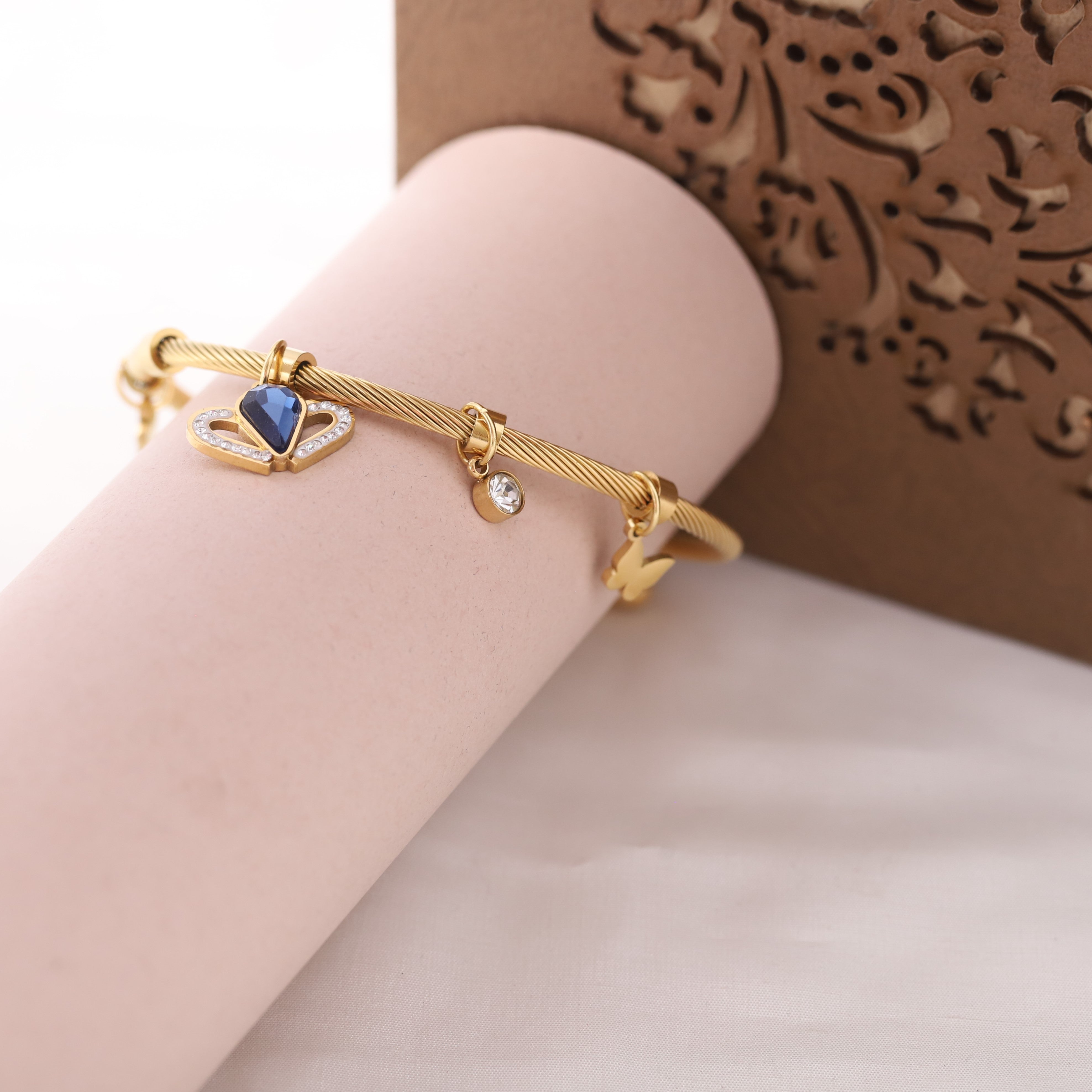 Gold-Plated Charm Bracelet for Women – Waterproof, Hypoallergenic, Adjustable (GOLD)