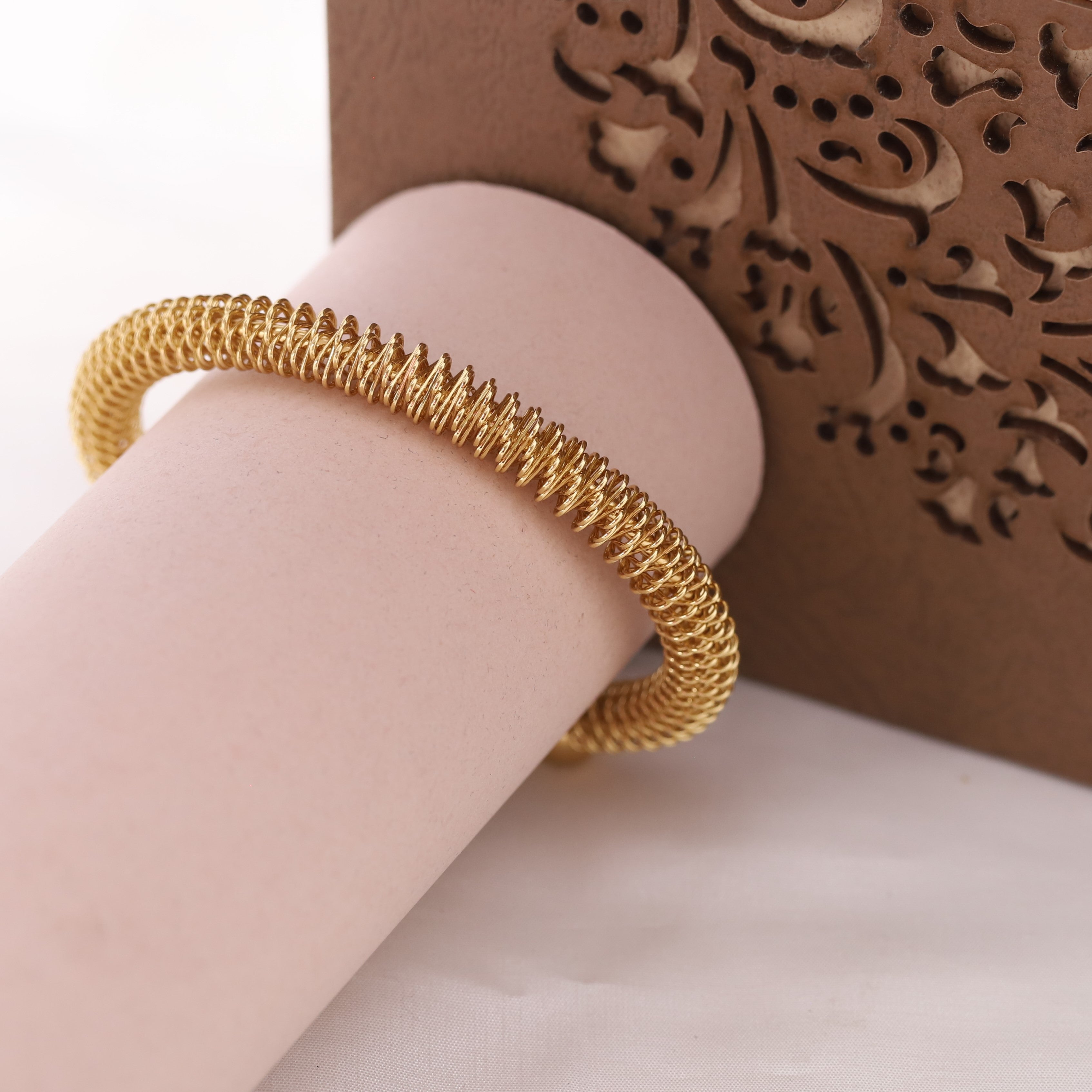 Gold-Plated Stainless Steel Cuff Bracelet – Openable, Unisex & Skin-Friendly (GOLD)