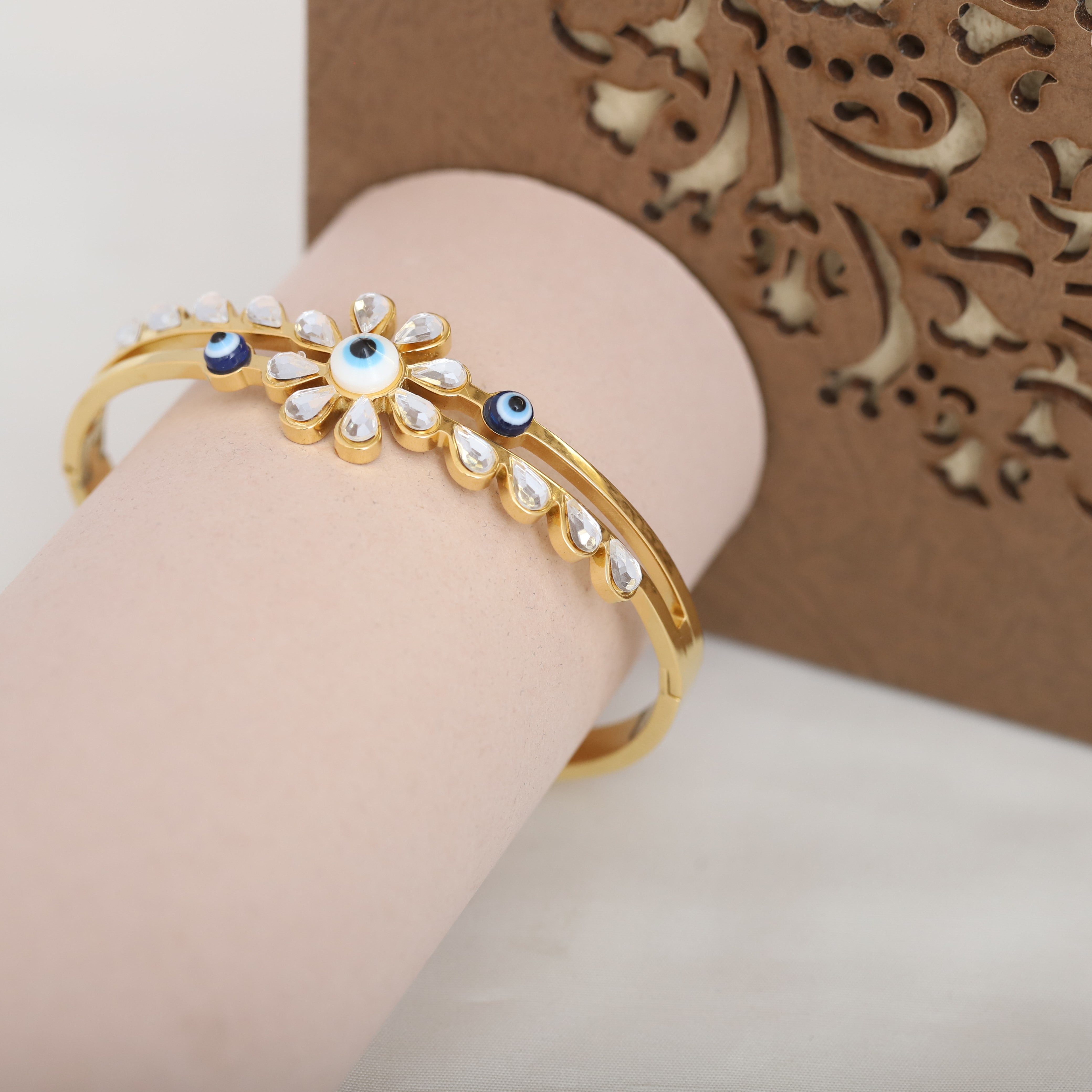 Flower Gold-Plated Cuff Stainless Steel Bracelet – Anti-Tarnish Jewelry for Women & Girls (GOLD)