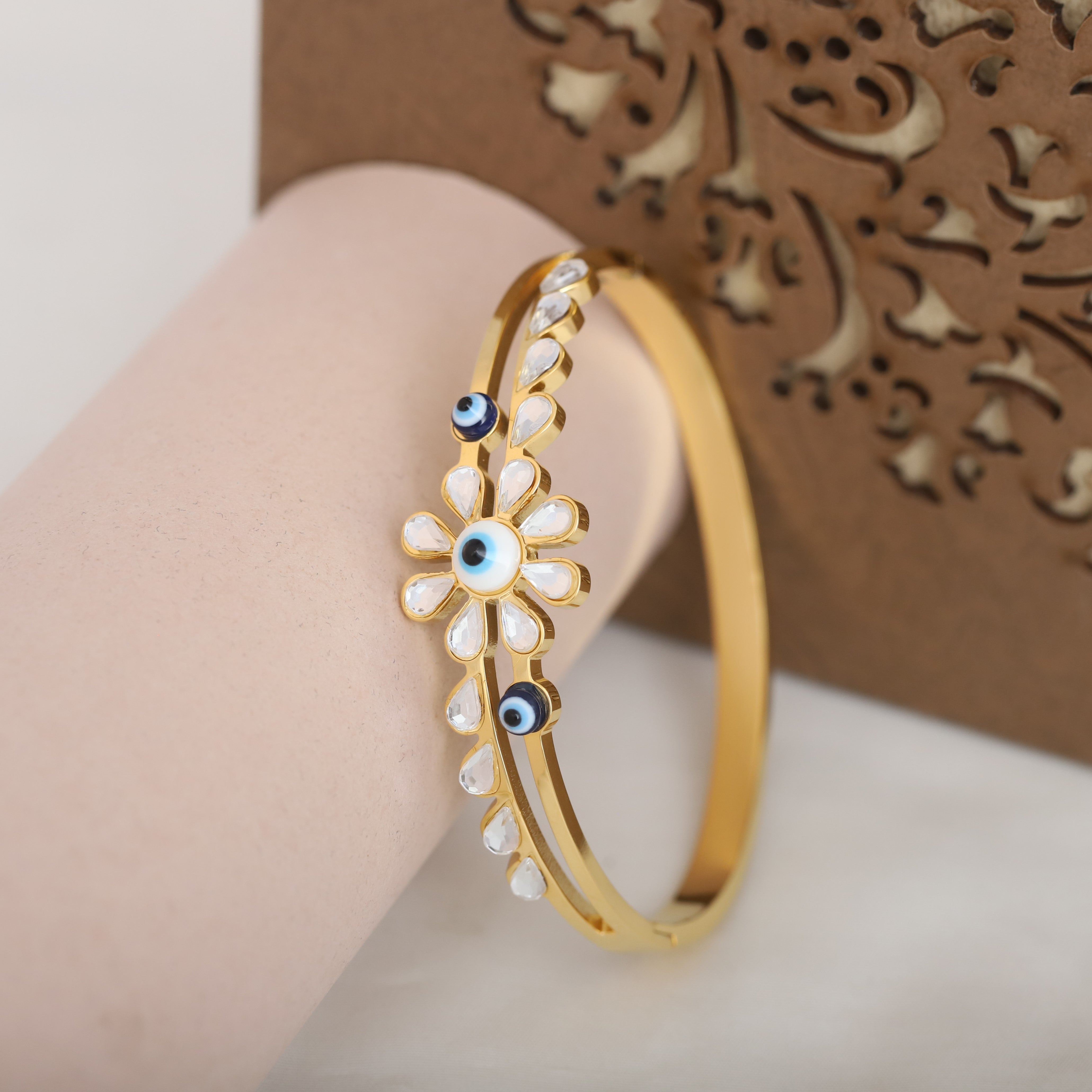 Flower Gold-Plated Cuff Stainless Steel Bracelet – Anti-Tarnish Jewelry for Women & Girls (GOLD)