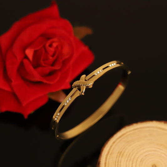 Gold-Plated Stainless Steel Lock Bracelet – Anti-Tarnish Jewelry for Women & Girls (GOLD)