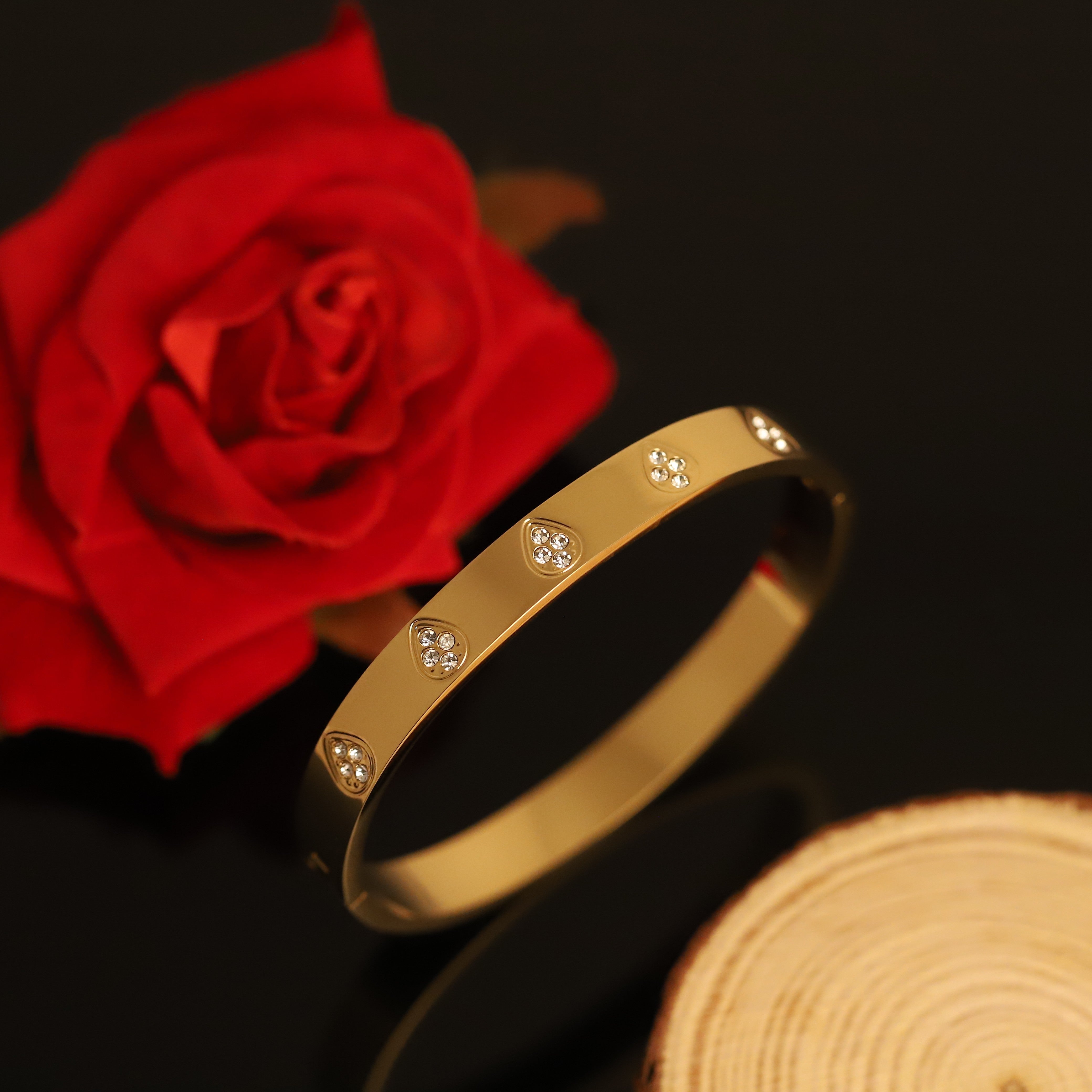 Gold-Plated Stainless Steel Lock Bracelet – Anti-Tarnish Jewelry for Women & Girls (GOLD)