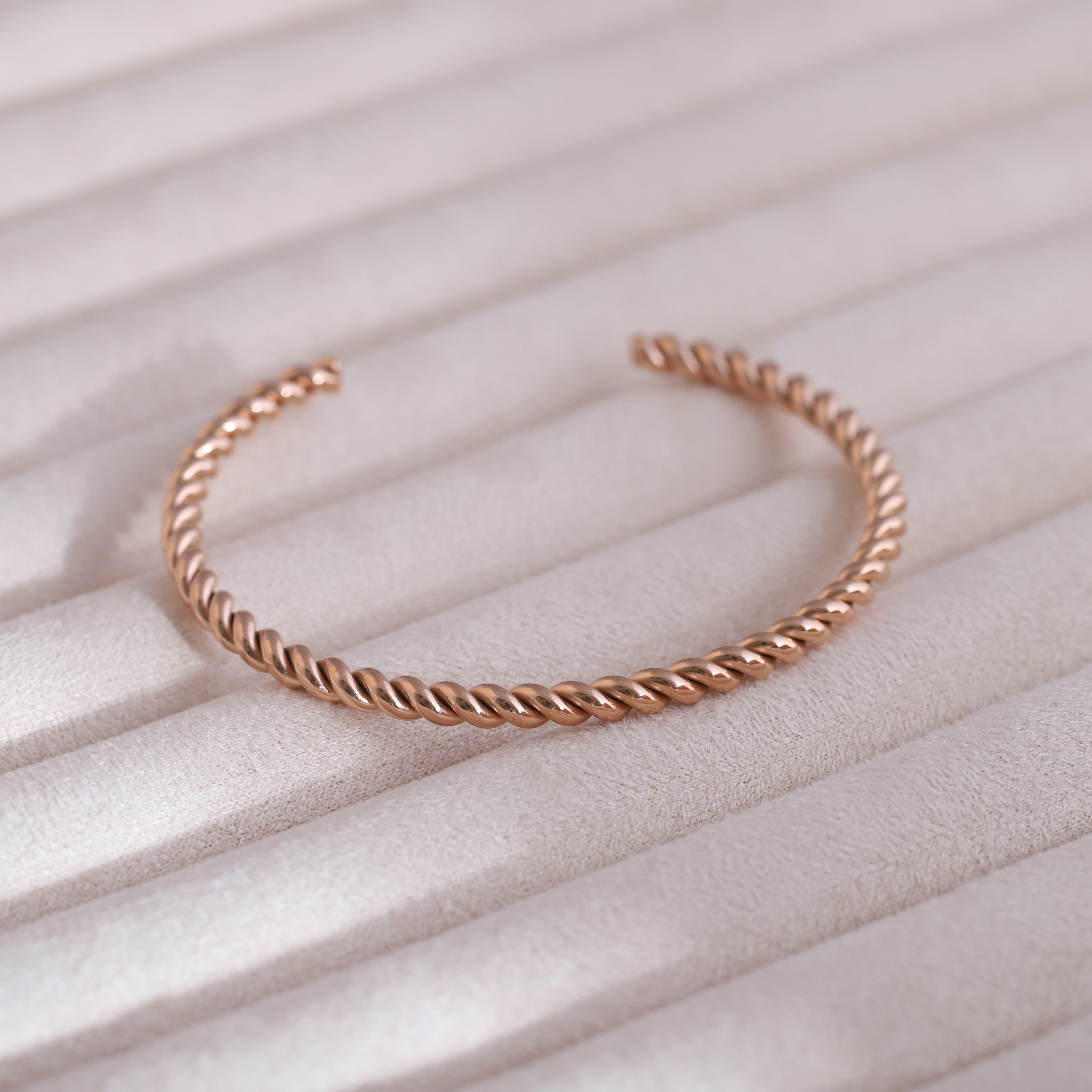Gold-Plated Stainless Steel Cuff Bracelet – Openable, Unisex & Skin-Friendly (ROSE GOLD)